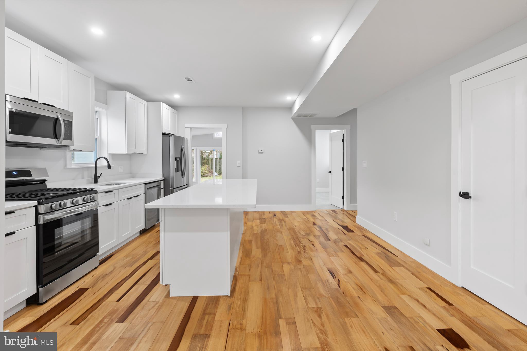 LAUREL - Residential