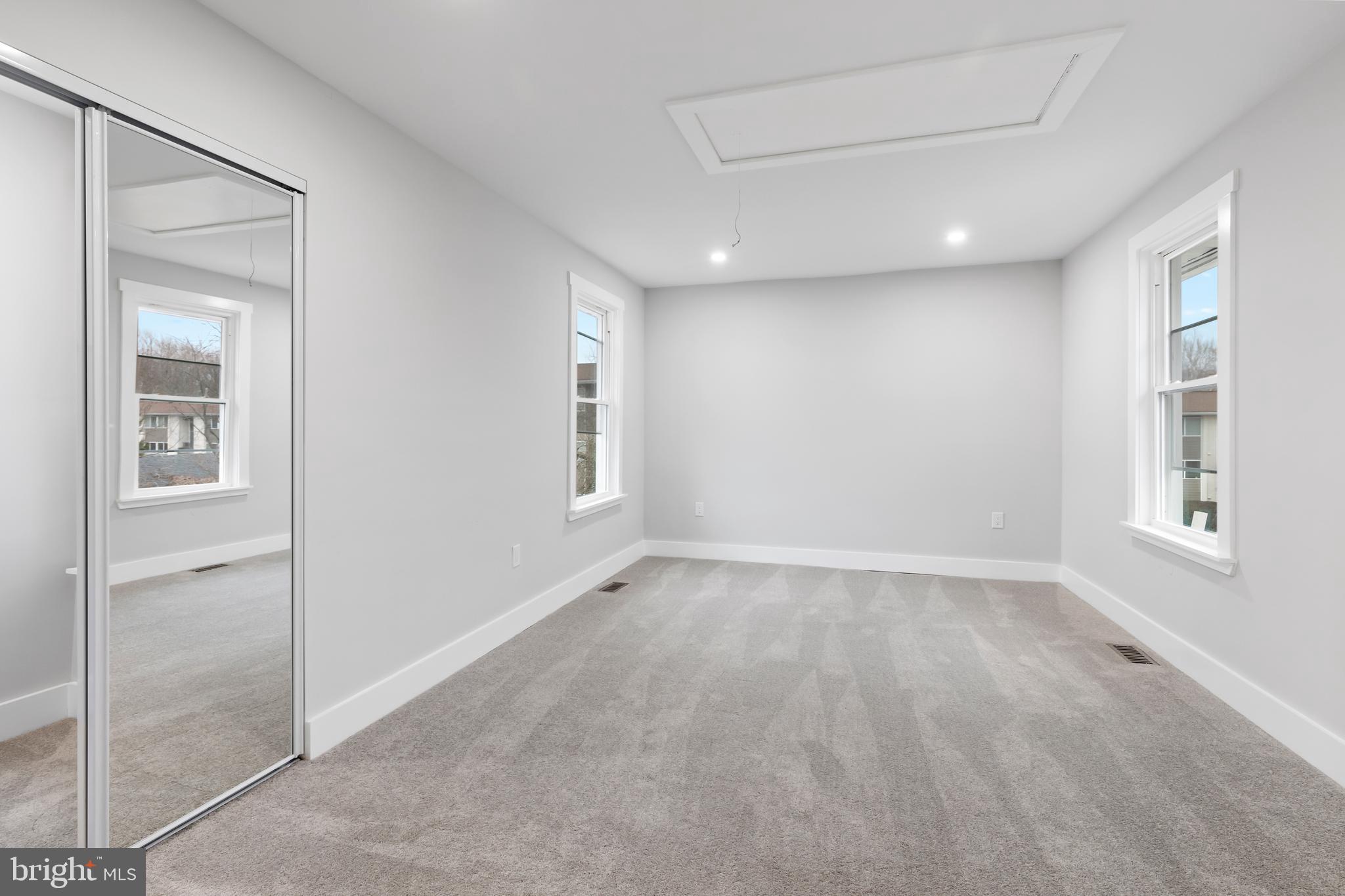 LAUREL - Residential