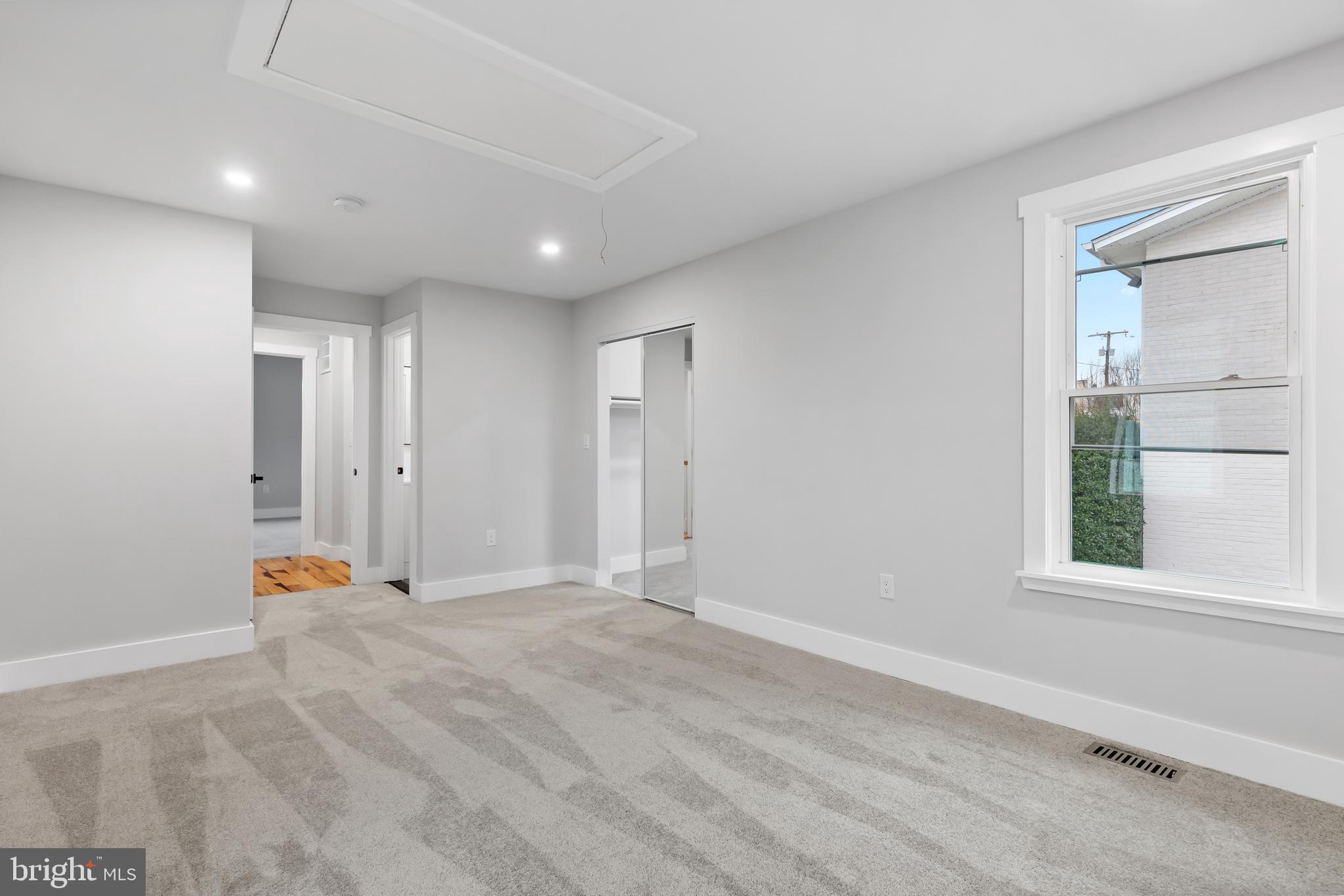 LAUREL - Residential