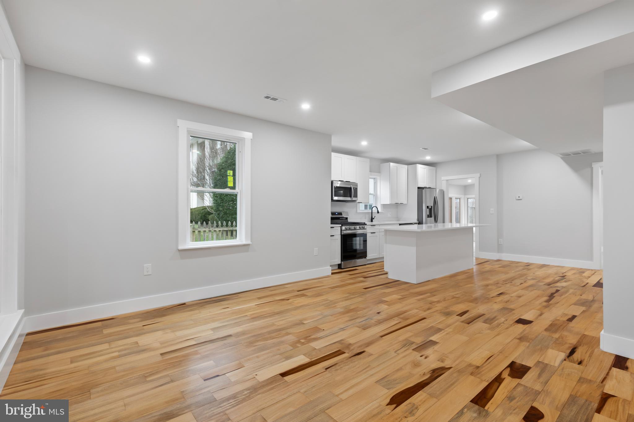 LAUREL - Residential