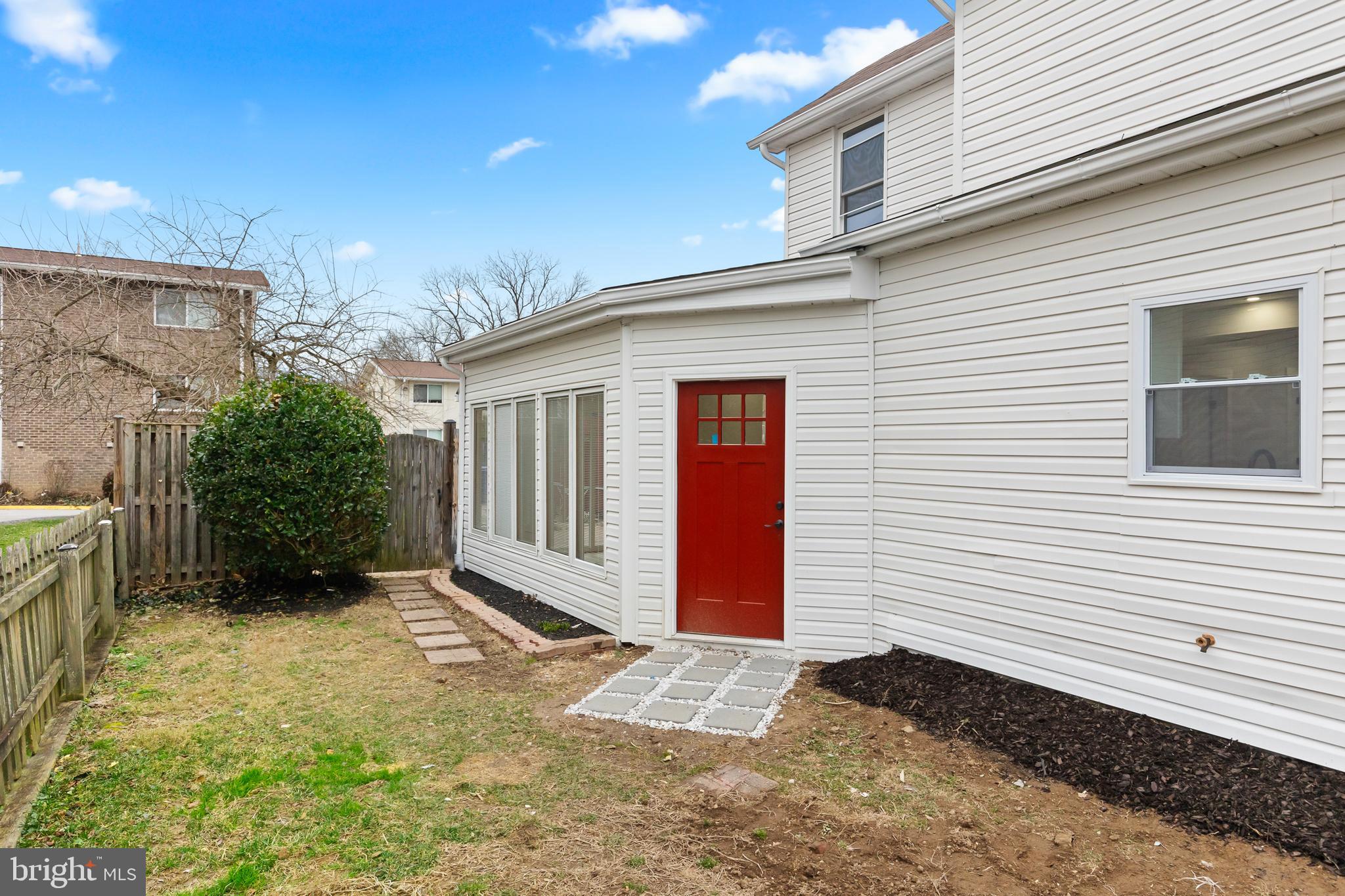 LAUREL - Residential