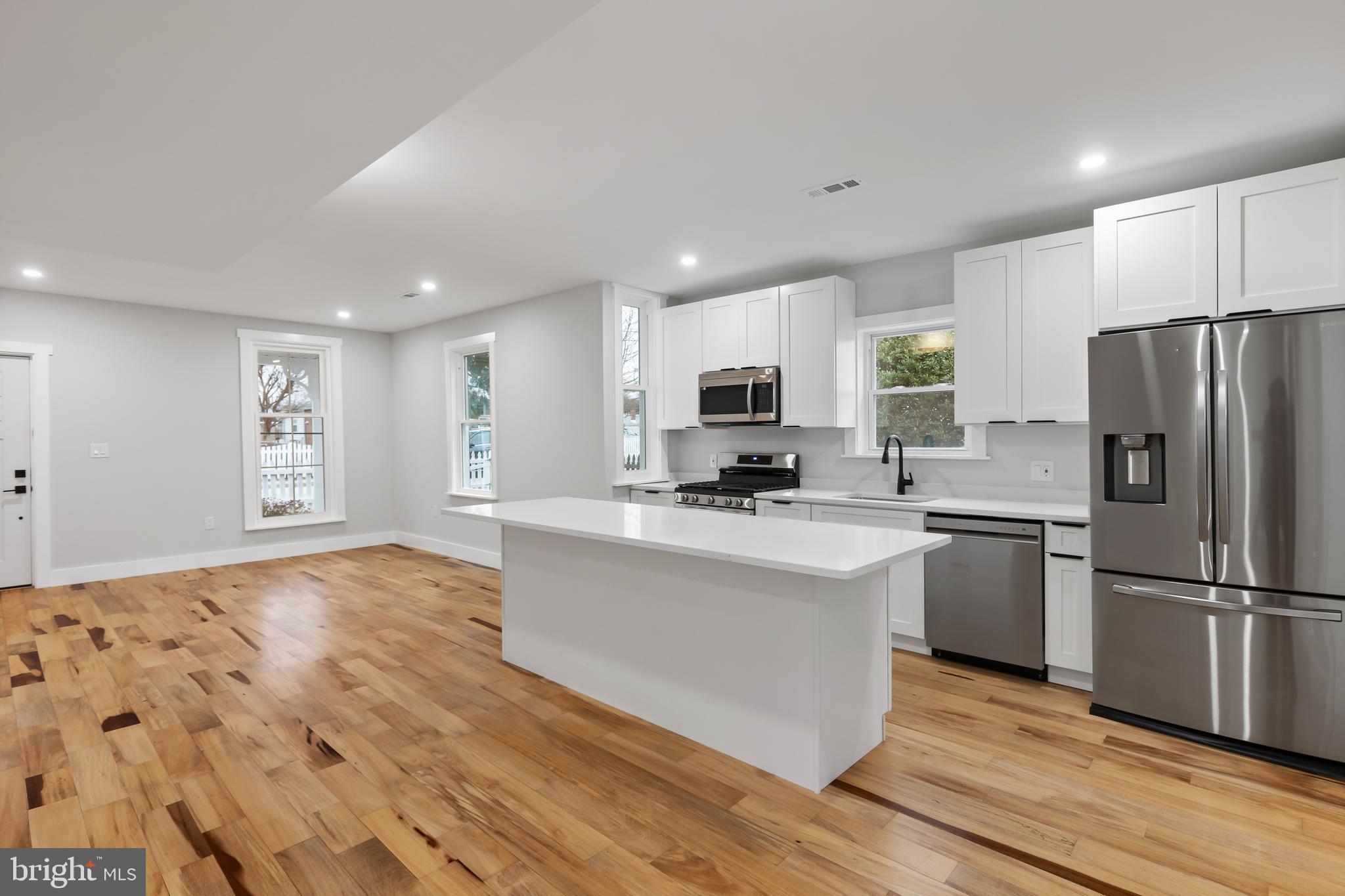 LAUREL - Residential