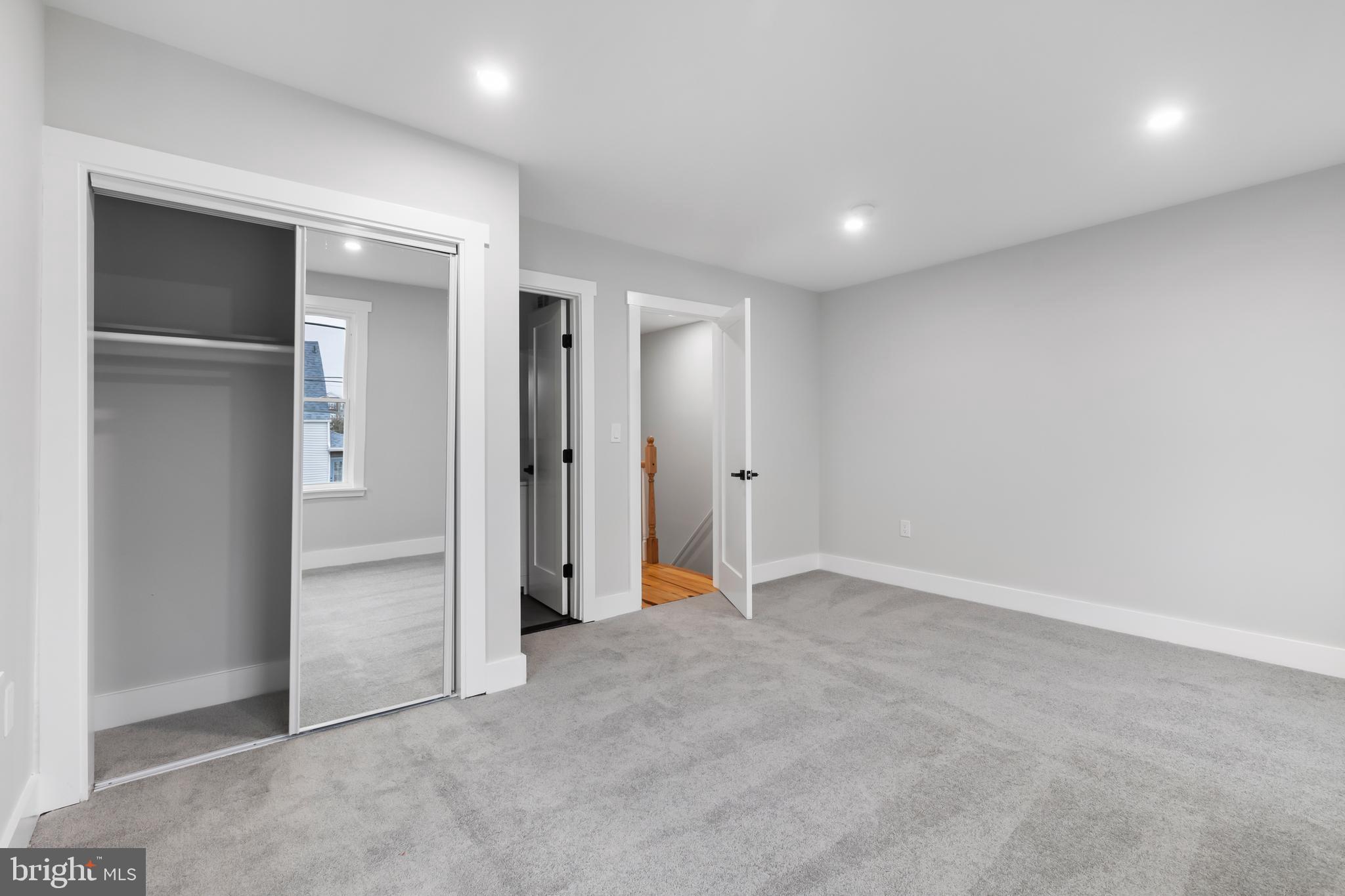 LAUREL - Residential