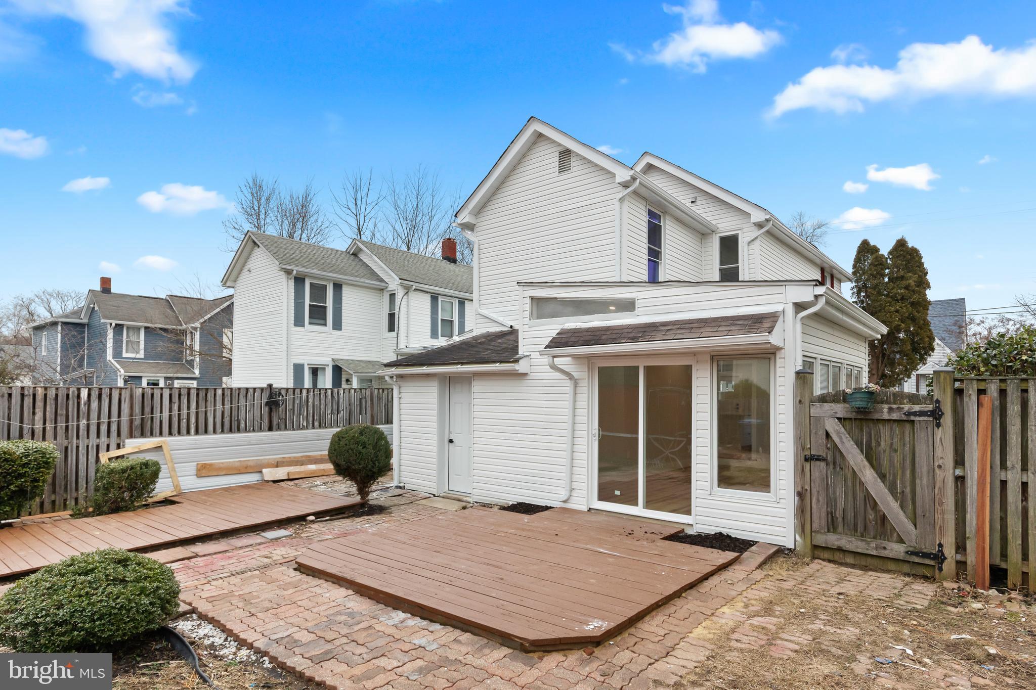 LAUREL - Residential