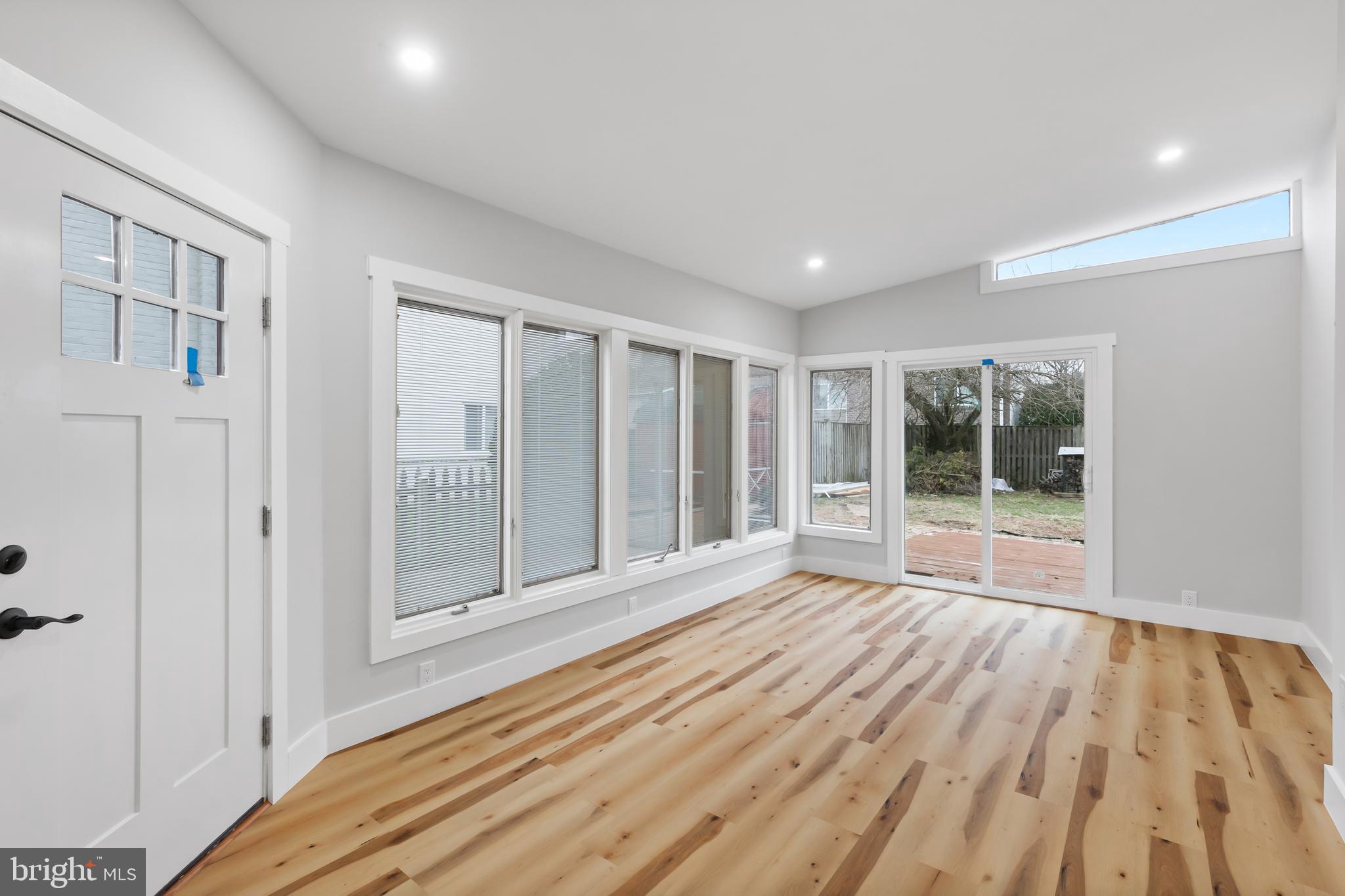 LAUREL - Residential