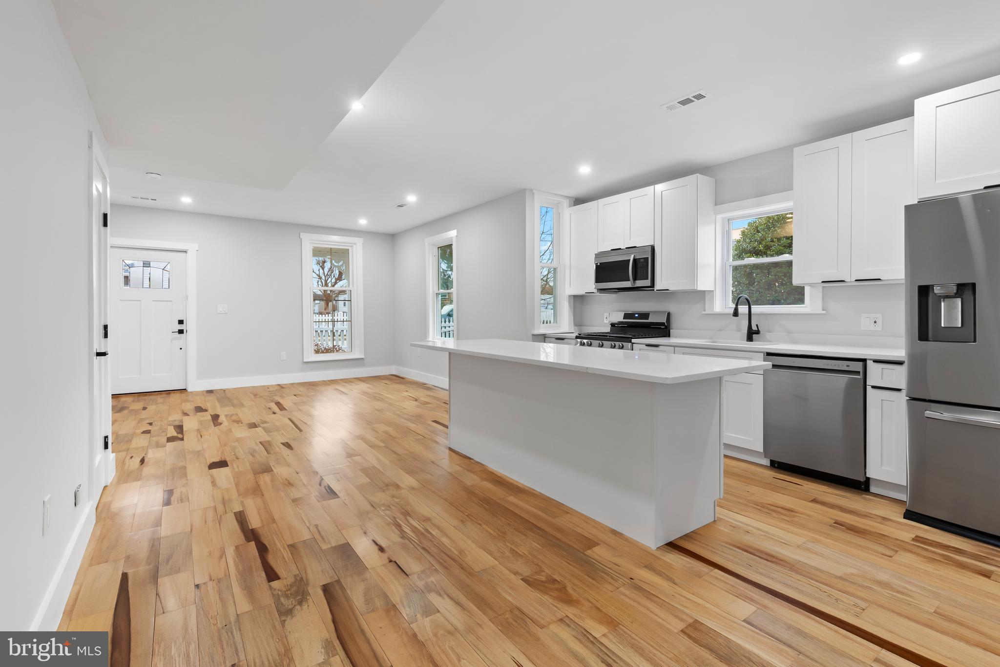 LAUREL - Residential