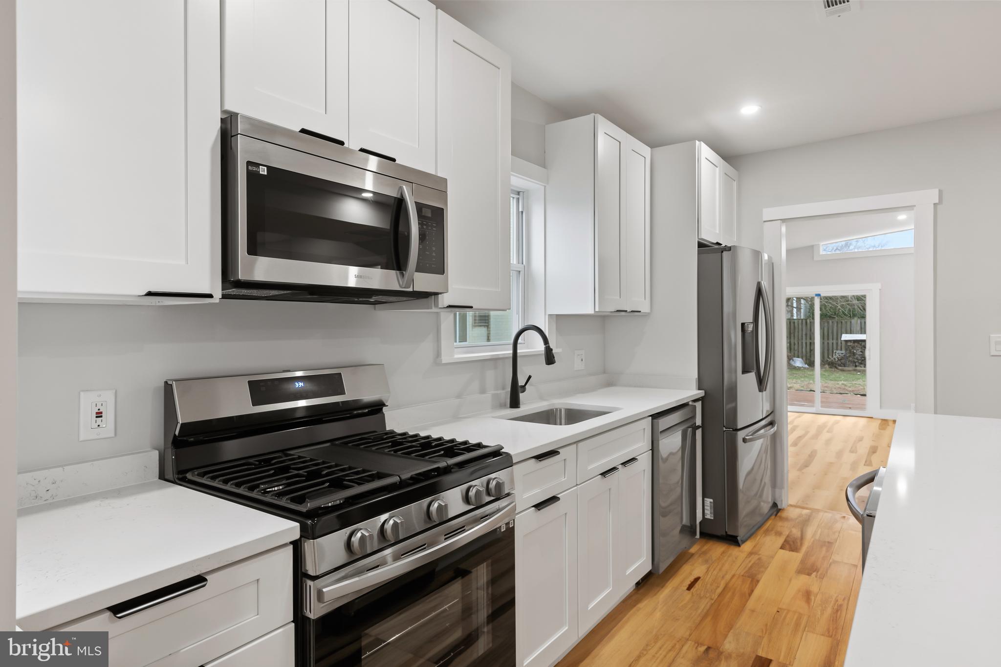 LAUREL - Residential