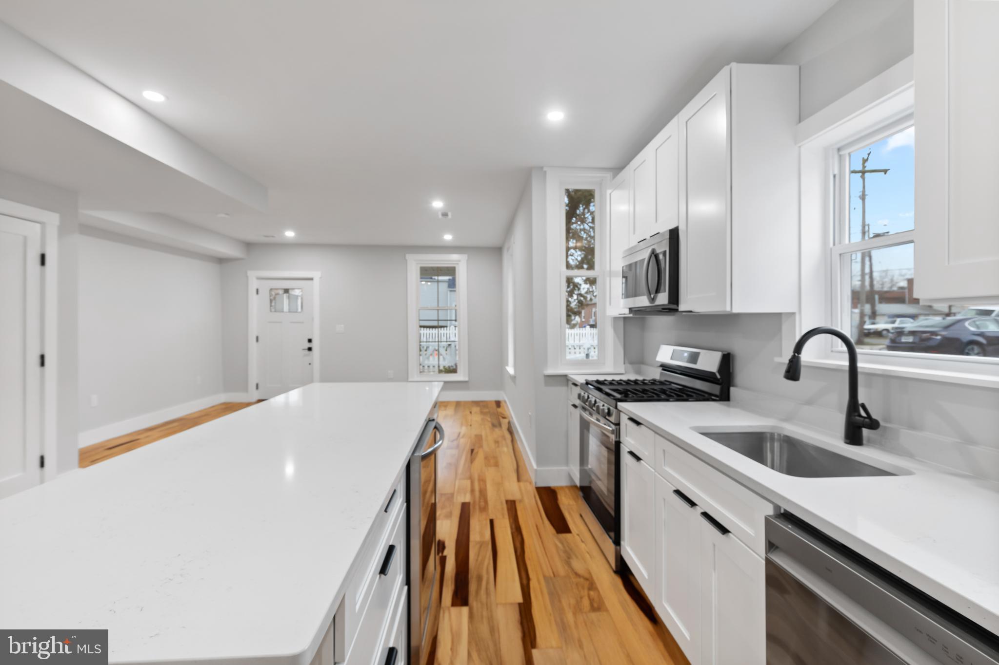 LAUREL - Residential