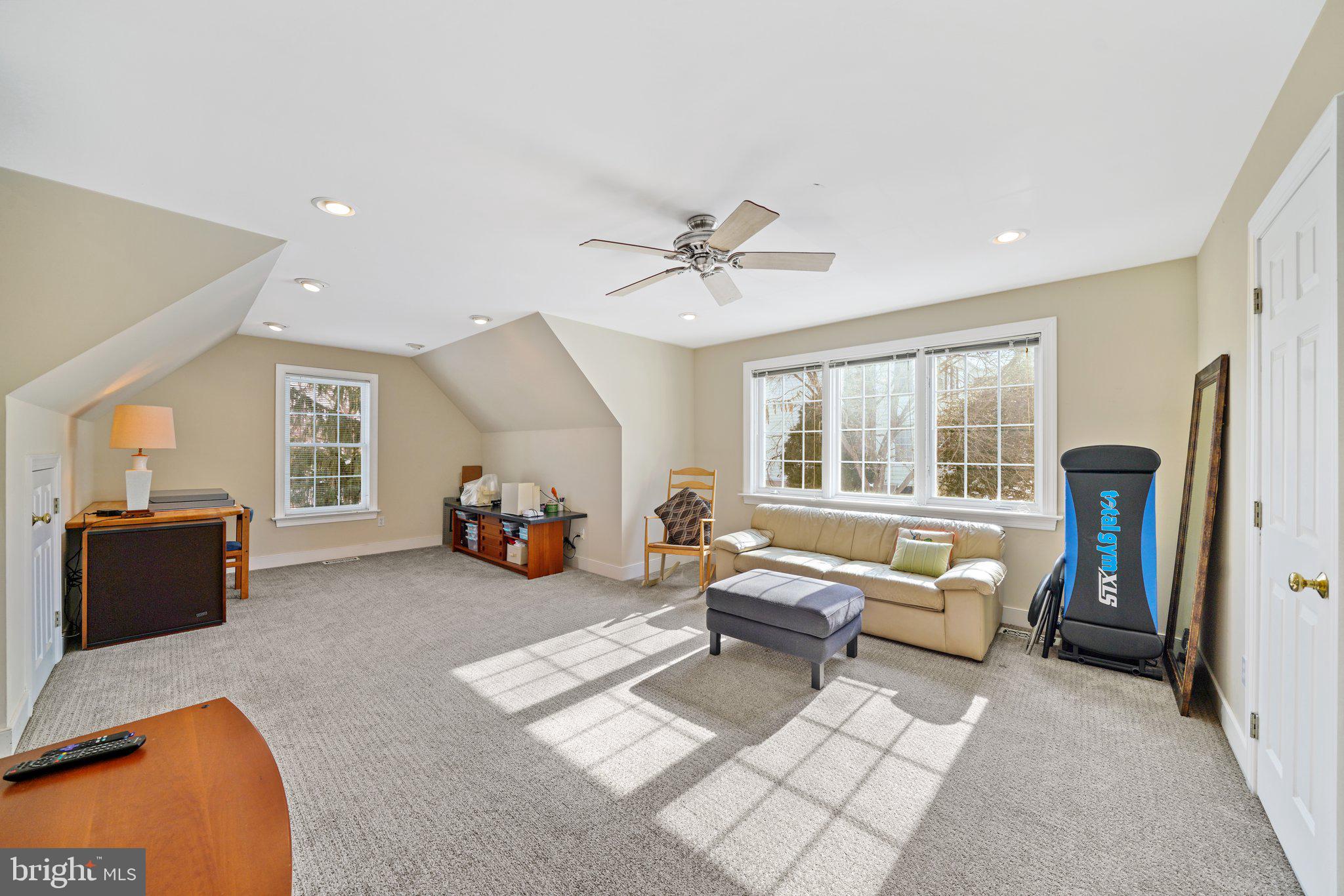 ROSSMORE - Residential