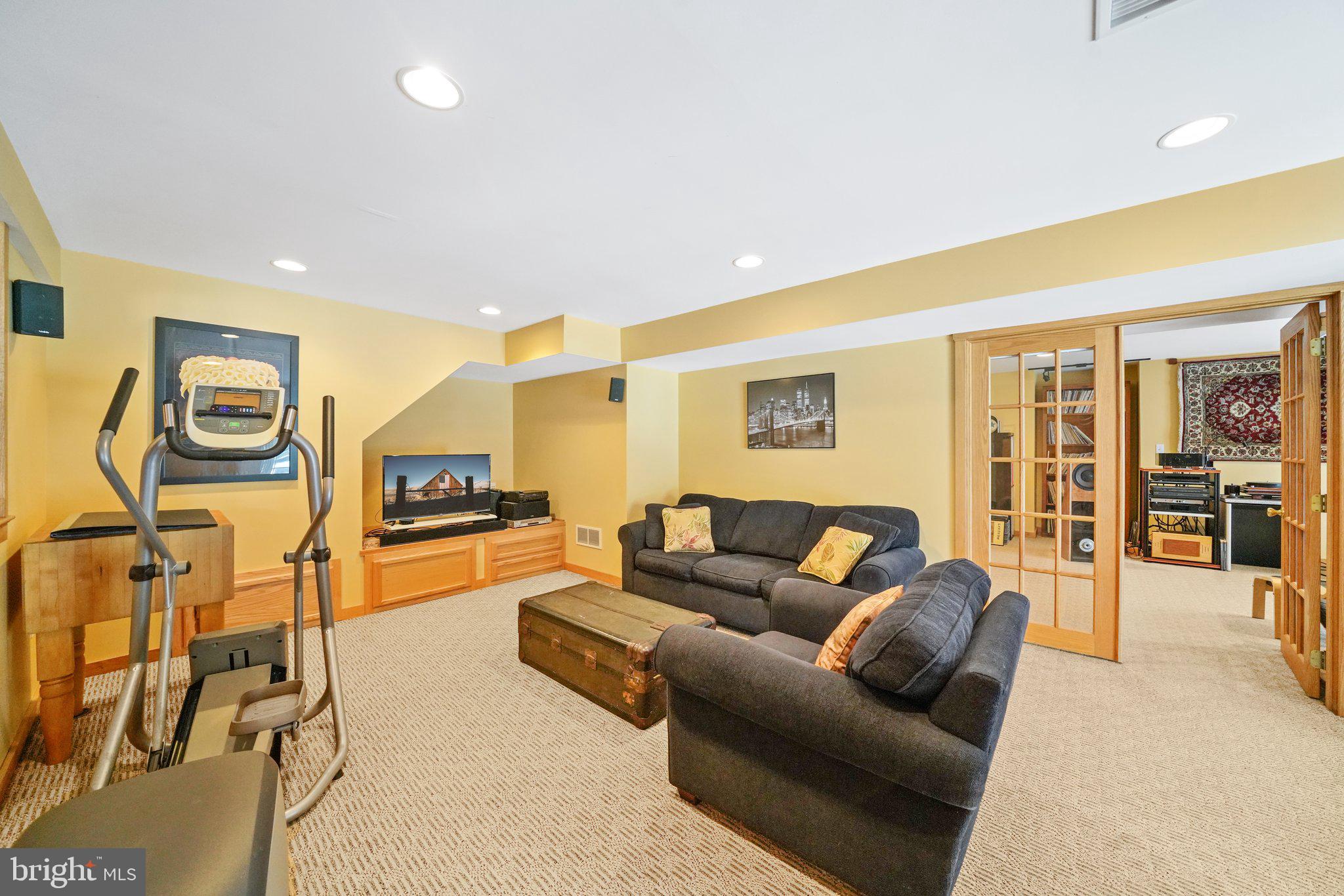 ROSSMORE - Residential