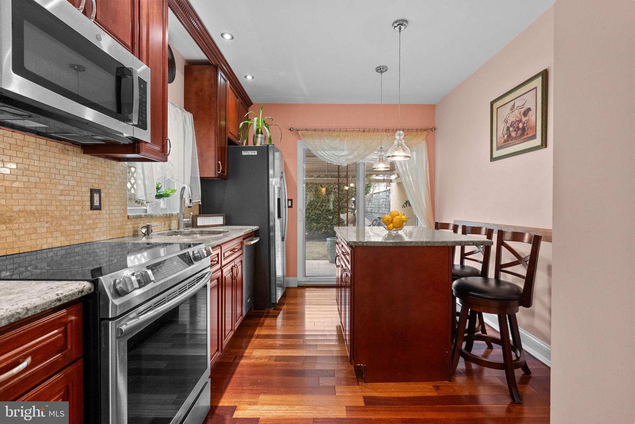 PORT RICHMOND - Residential