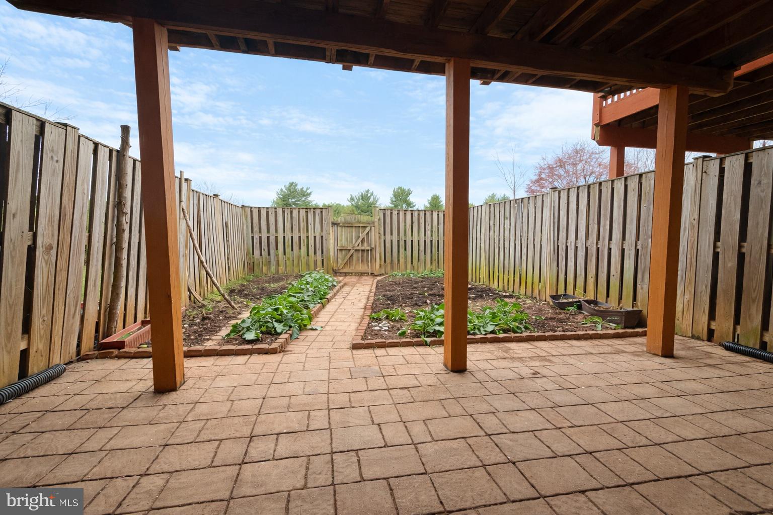 GERMANTOWN ESTATES - Residential Lease