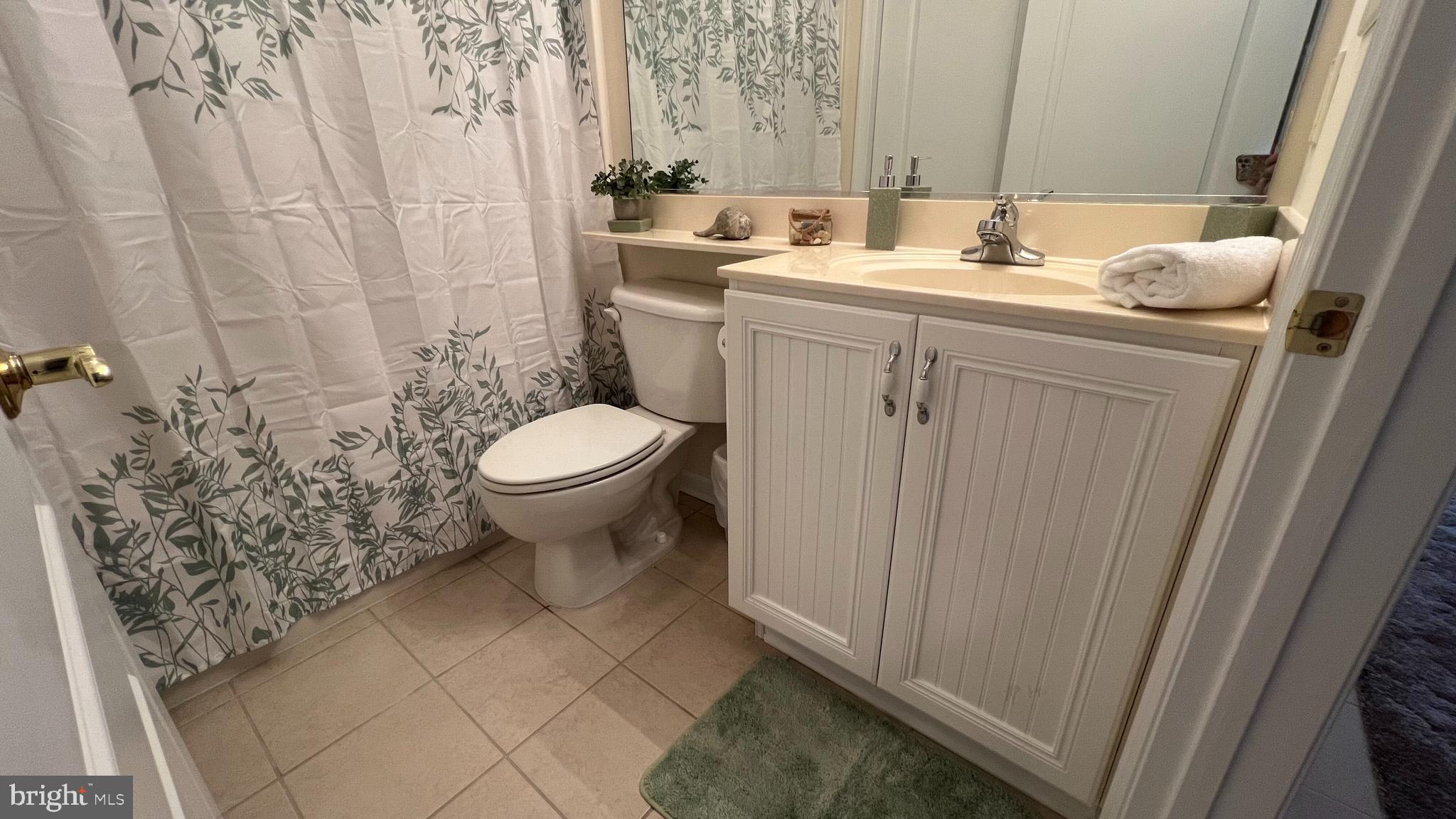 HARBOUR LIGHT CONDOS - Residential