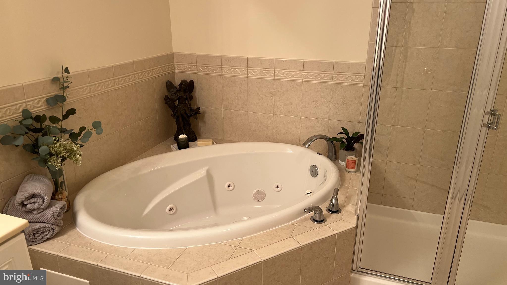 HARBOUR LIGHT CONDOS - Residential