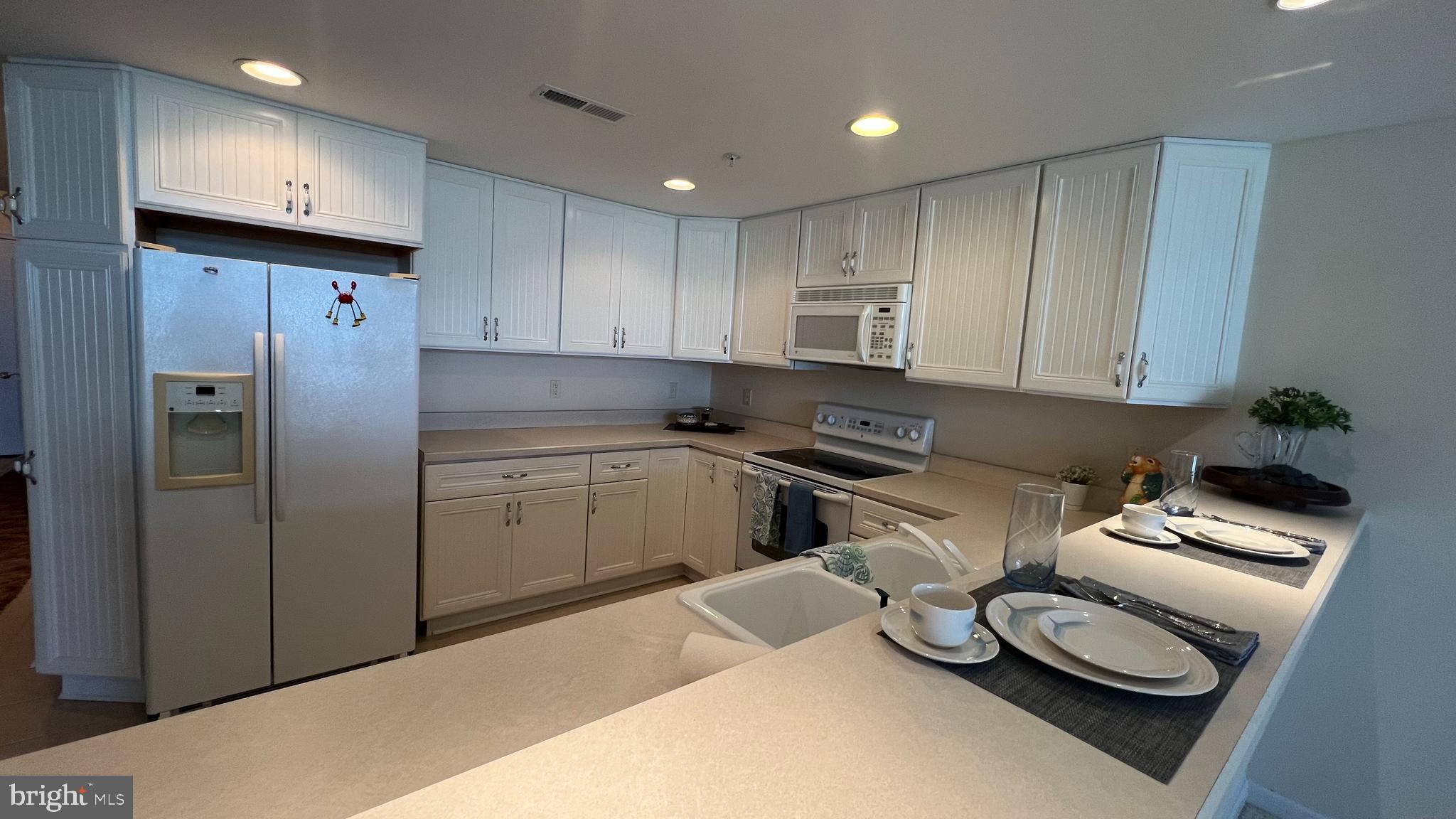 HARBOUR LIGHT CONDOS - Residential