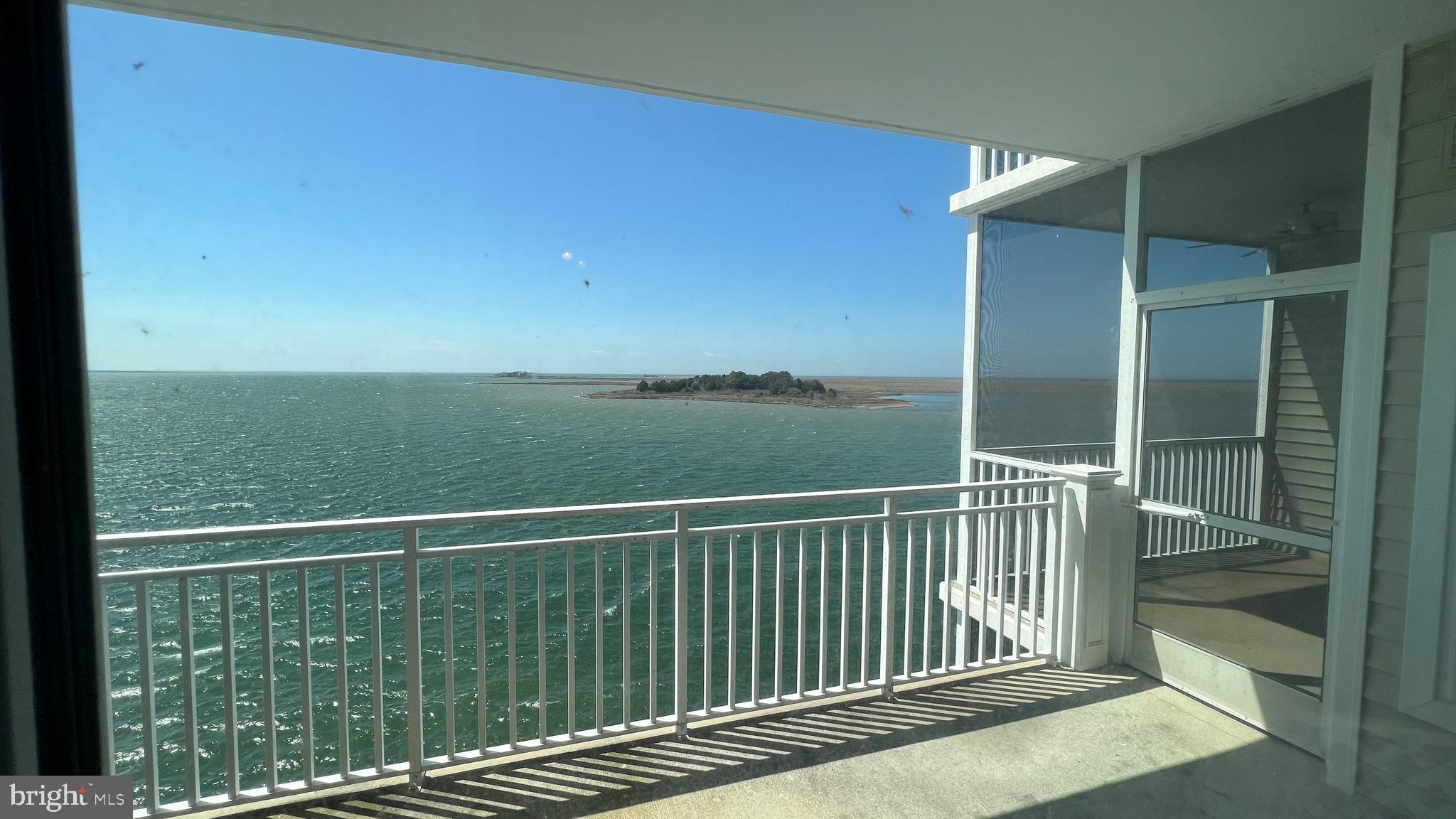 HARBOUR LIGHT CONDOS - Residential