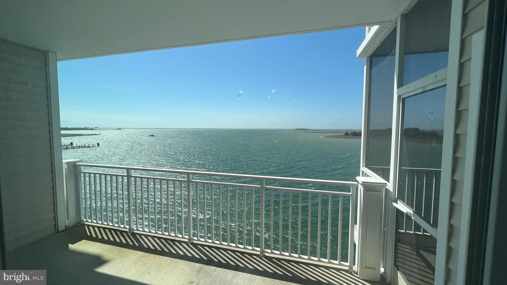 HARBOUR LIGHT CONDOS - Residential