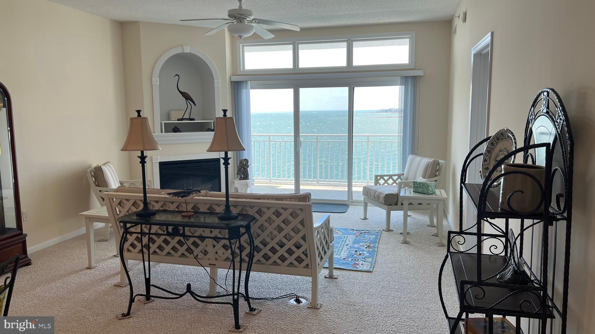 HARBOUR LIGHT CONDOS - Residential