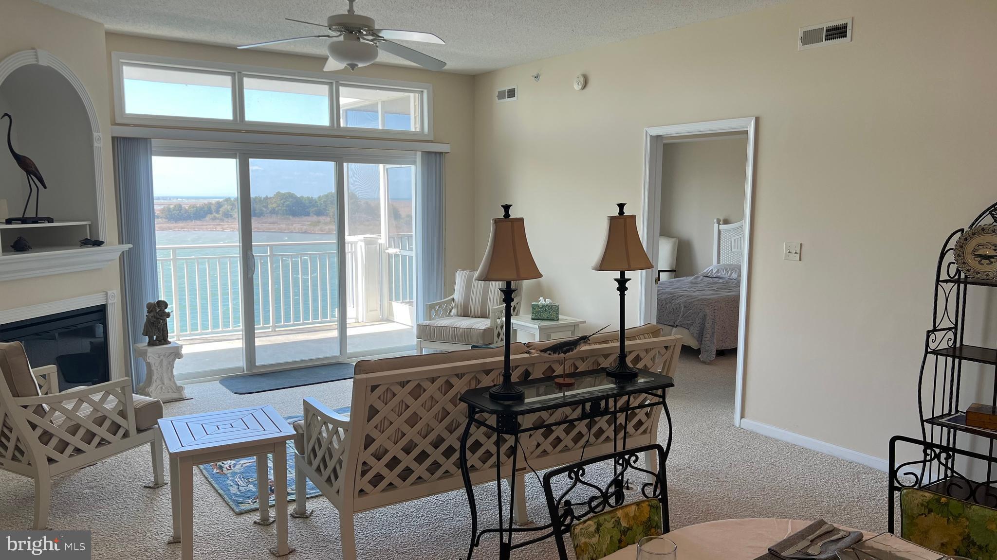 HARBOUR LIGHT CONDOS - Residential