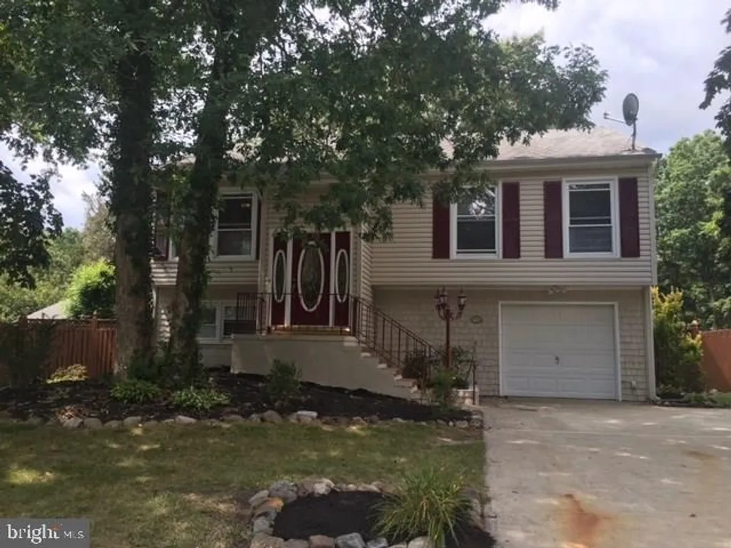 2 Sandstone Court, Barnegat, NJ 08005