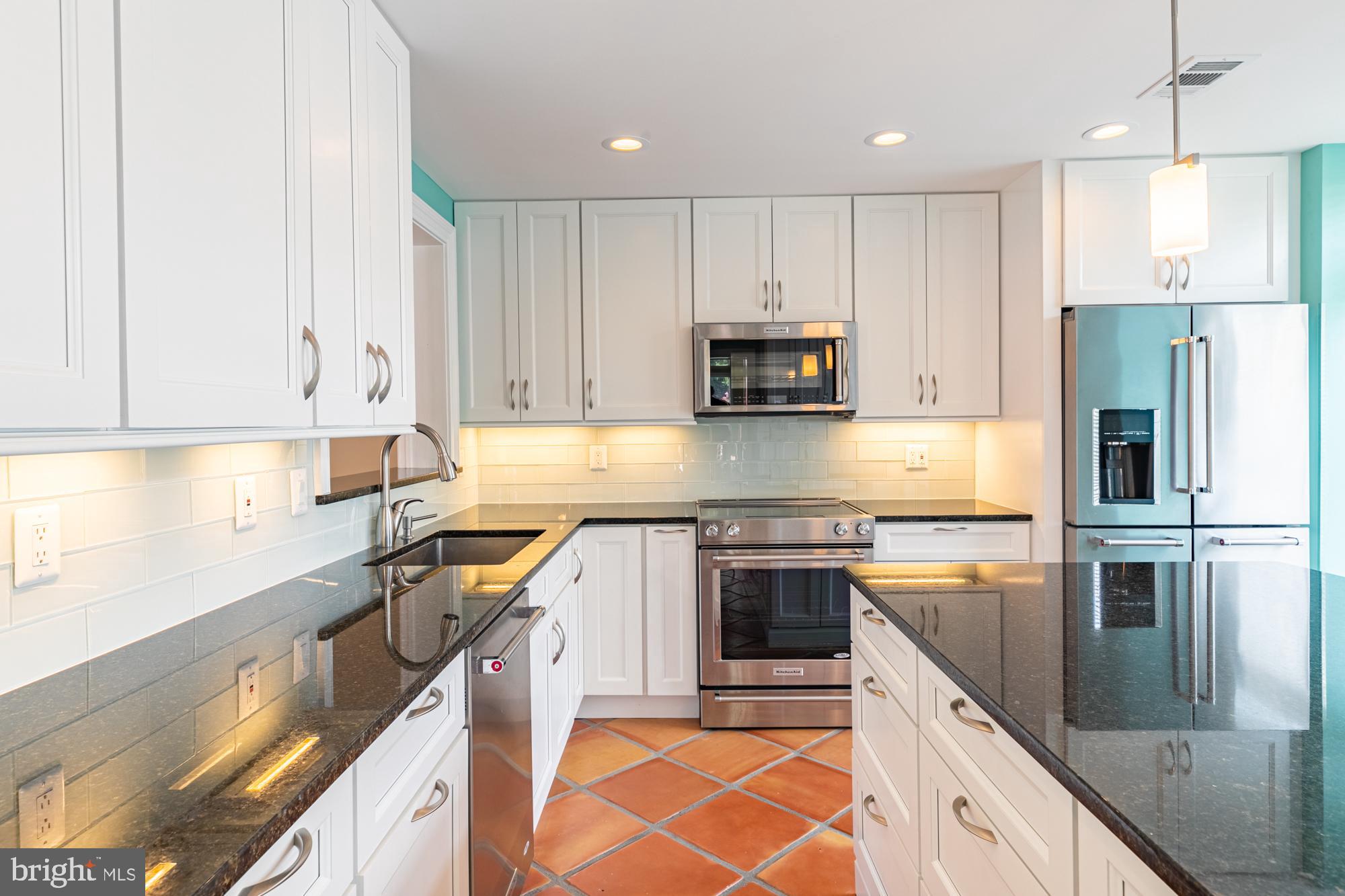 SOUTHAMPTON - Residential Lease