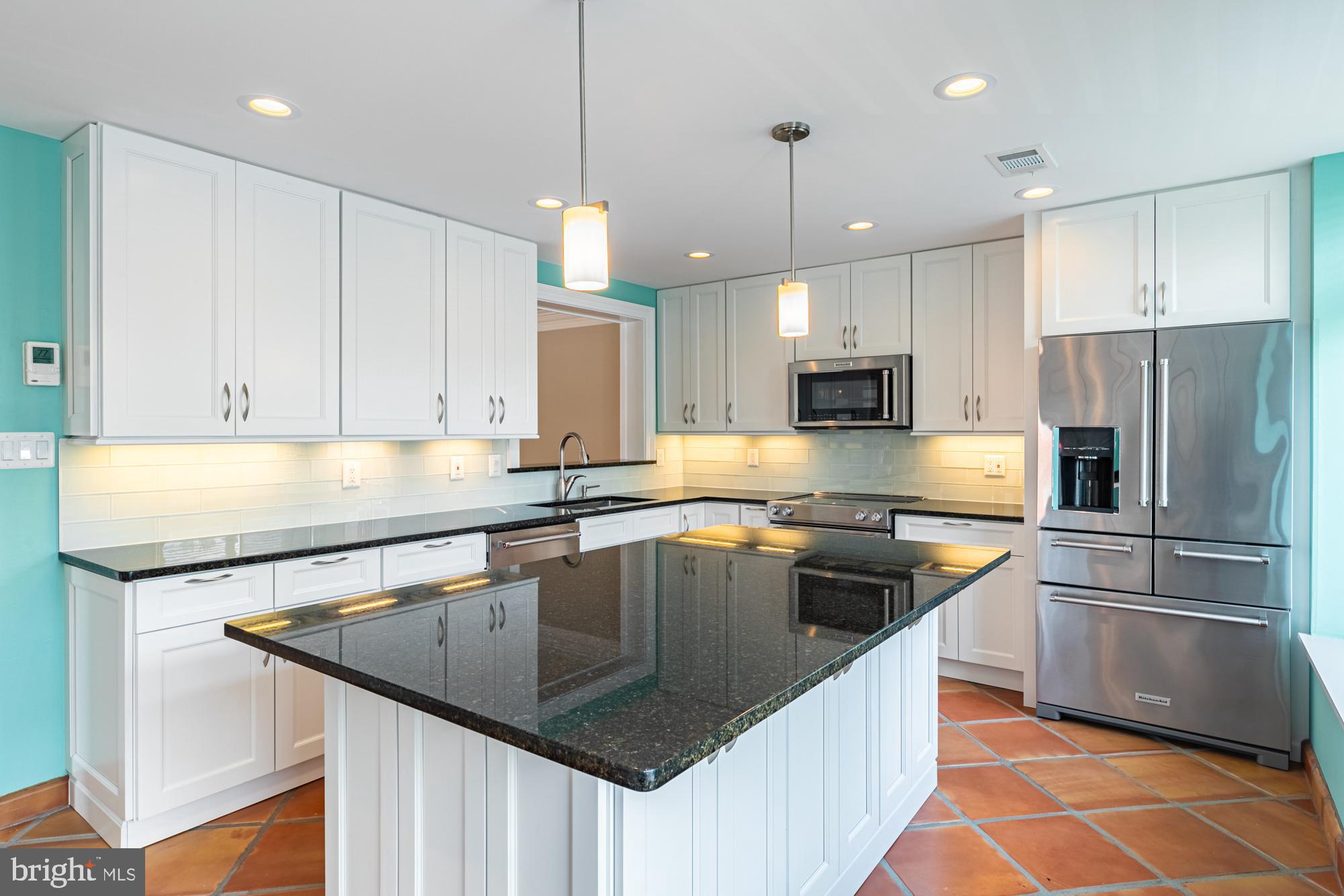 SOUTHAMPTON - Residential Lease