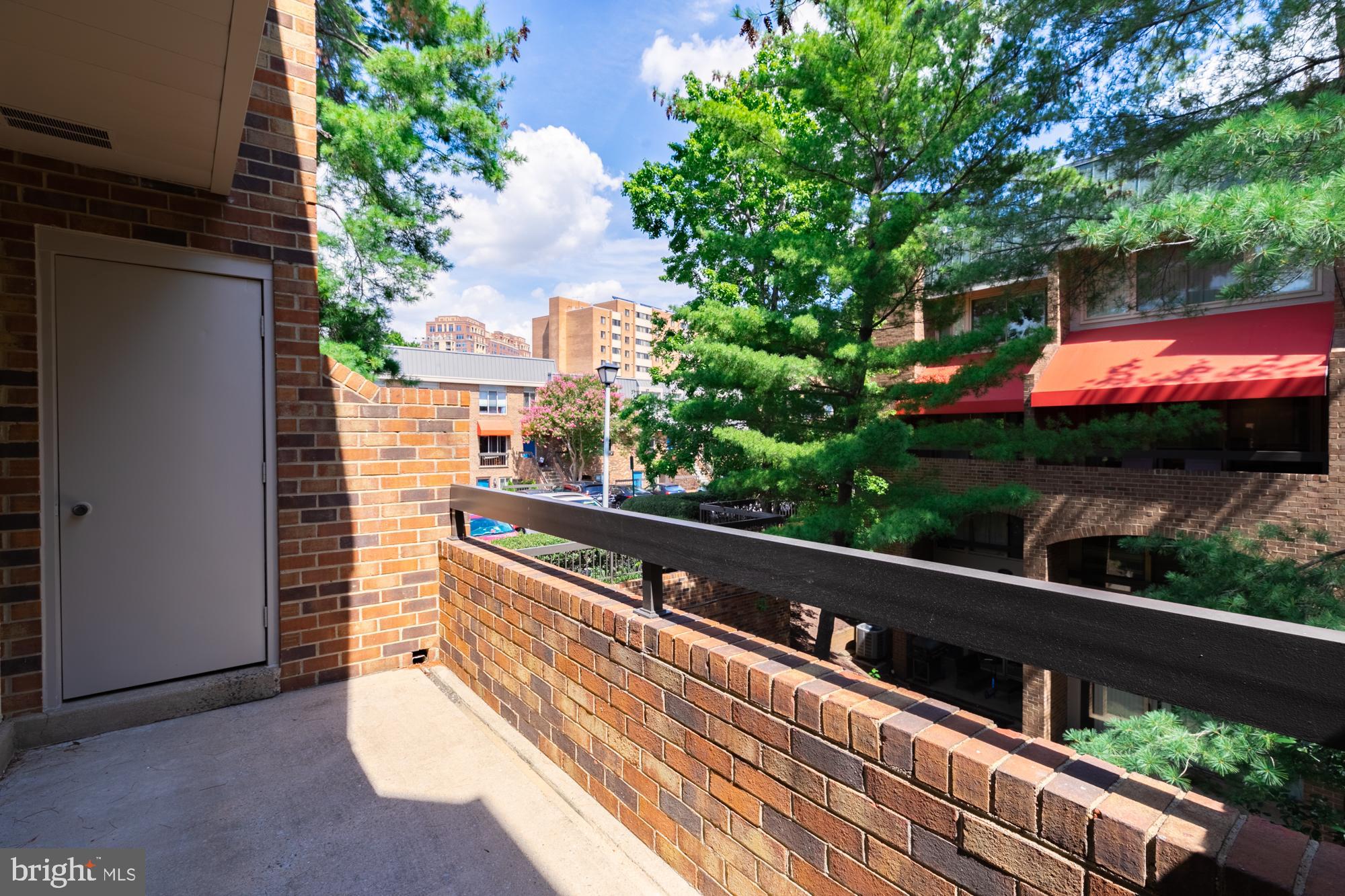 SOUTHAMPTON - Residential Lease