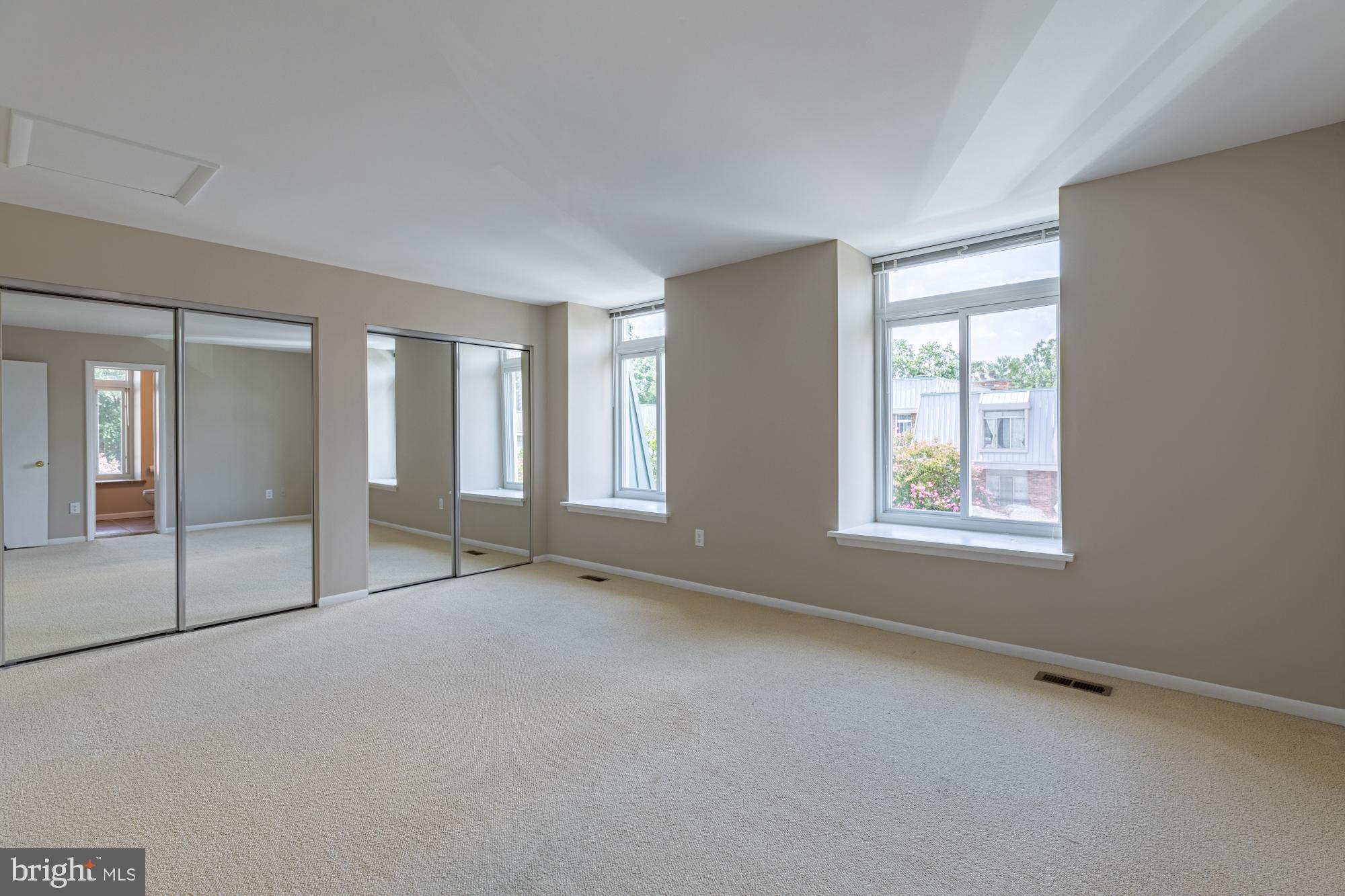 SOUTHAMPTON - Residential Lease