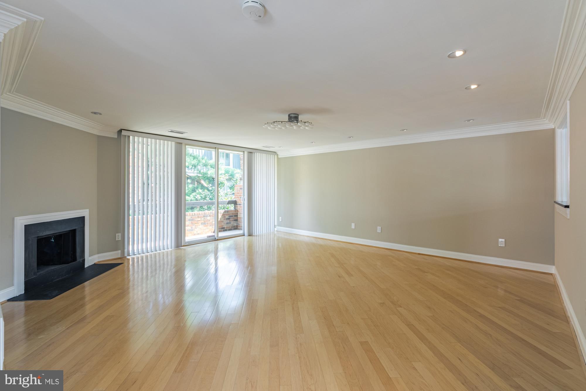 SOUTHAMPTON - Residential Lease