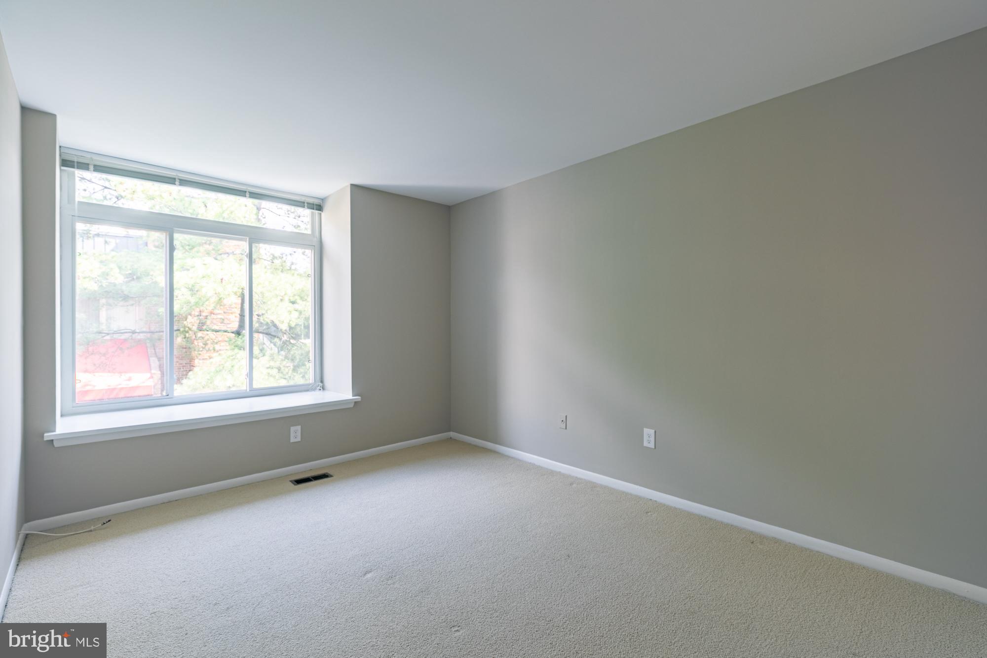 SOUTHAMPTON - Residential Lease