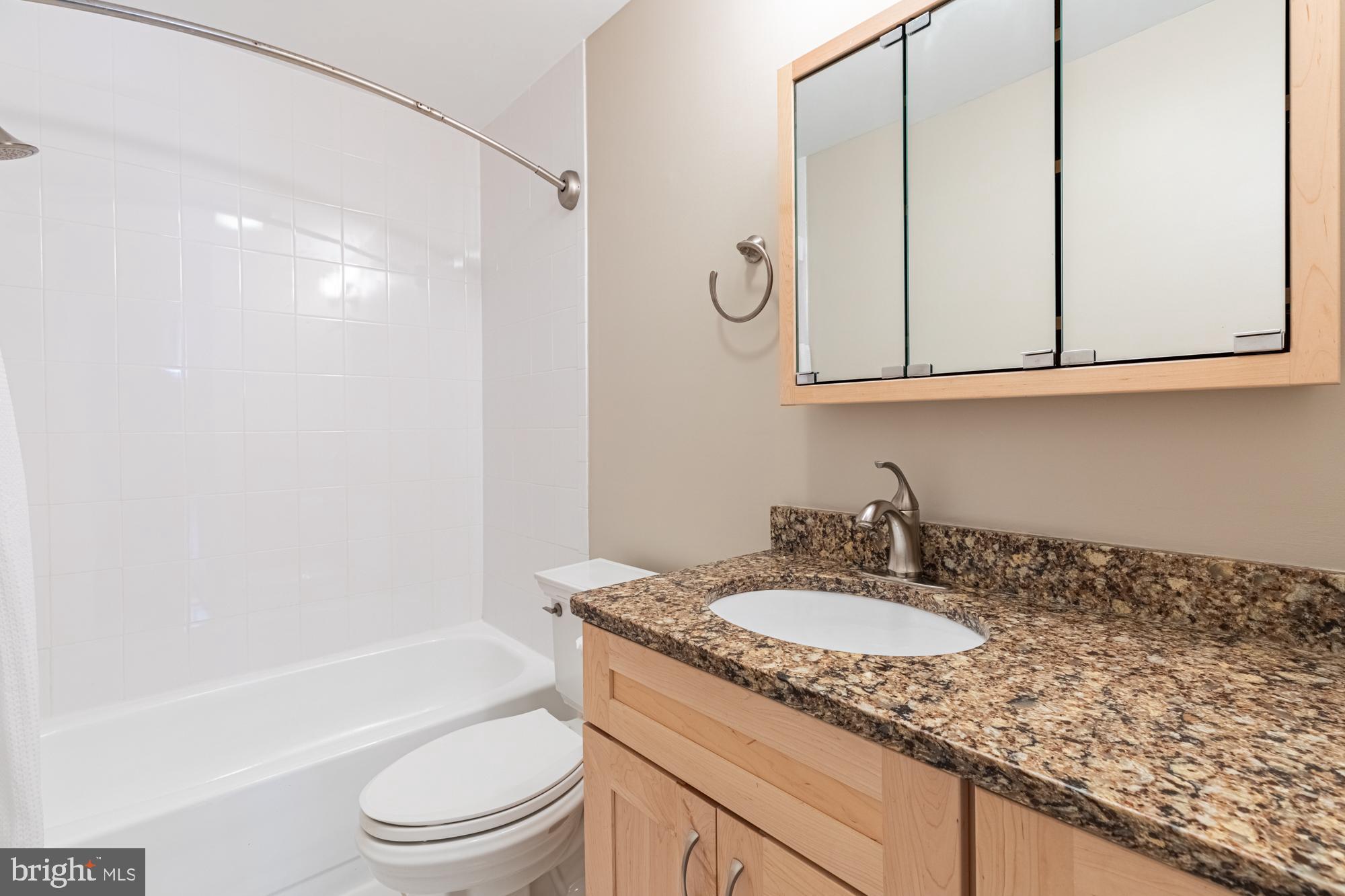 SOUTHAMPTON - Residential Lease