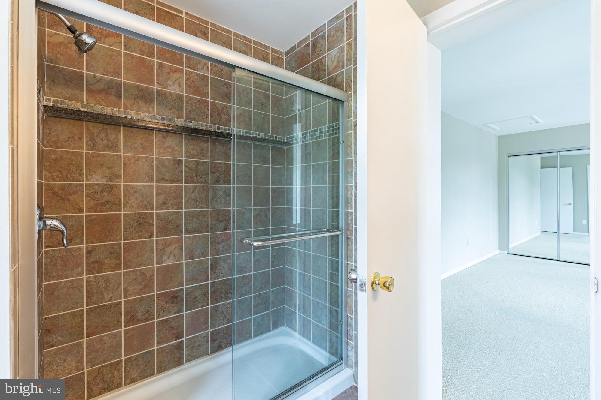 SOUTHAMPTON - Residential Lease