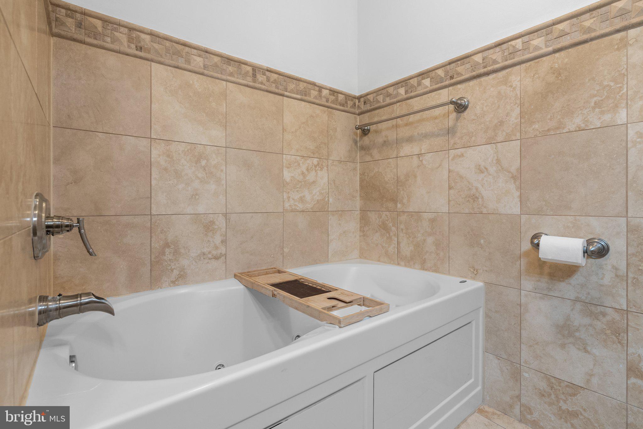 BROOKVILLE KNOLLS - Residential