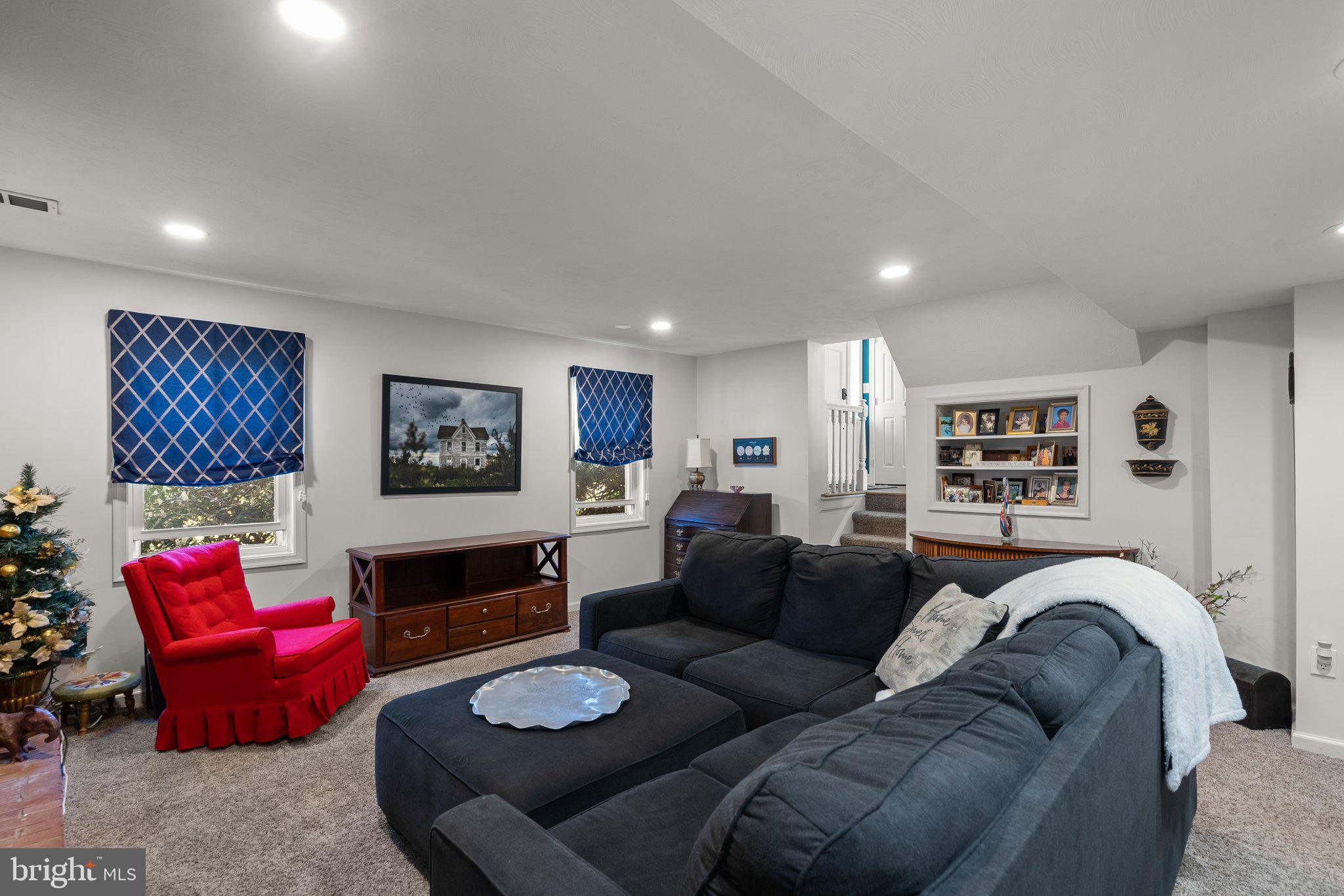 BROOKVILLE KNOLLS - Residential