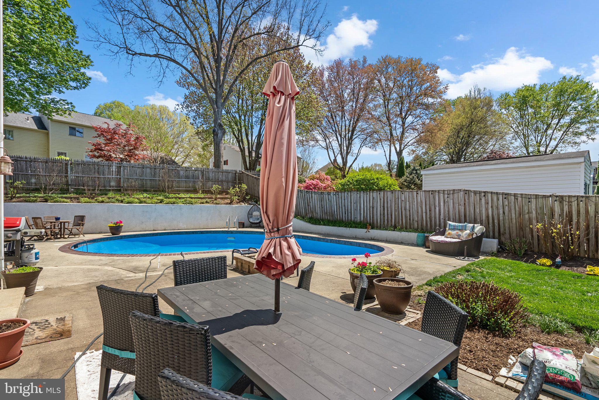 BROOKVILLE KNOLLS - Residential