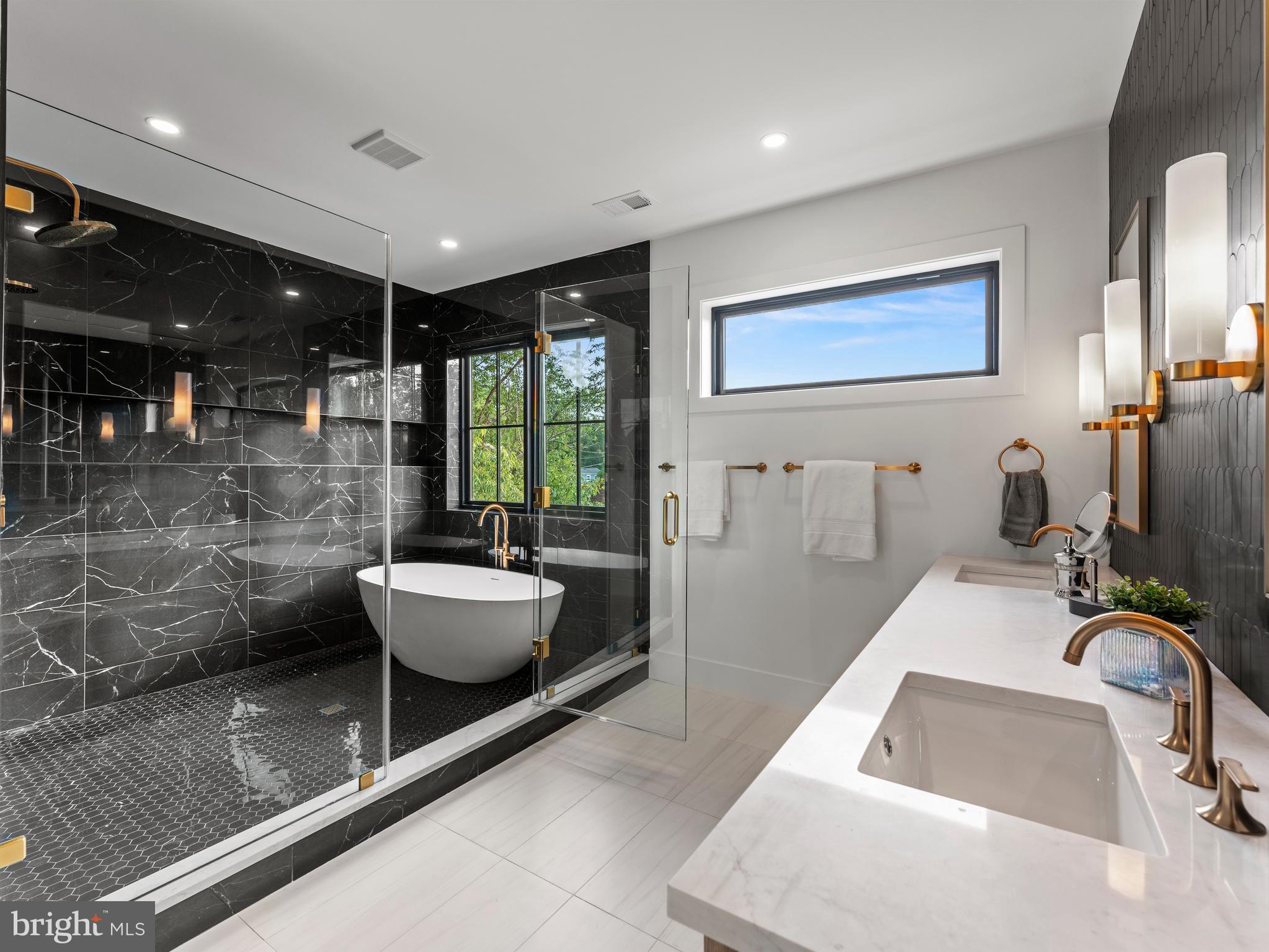 VIENNA WOODS - Residential