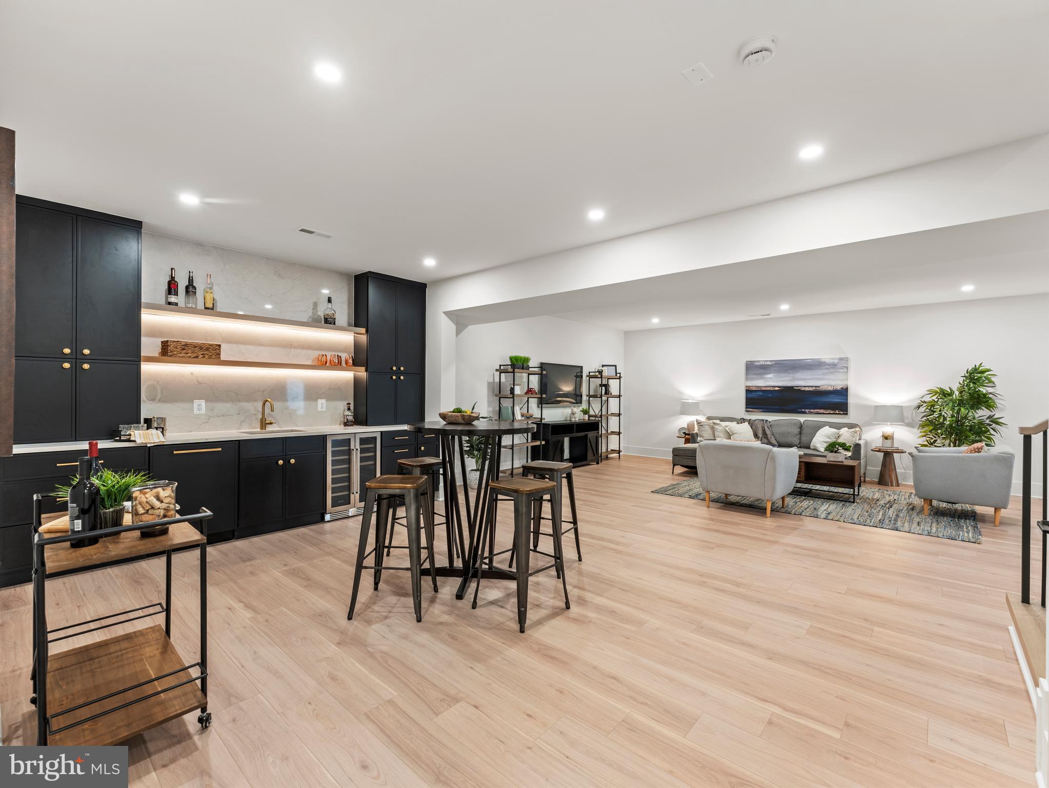 VIENNA WOODS - Residential