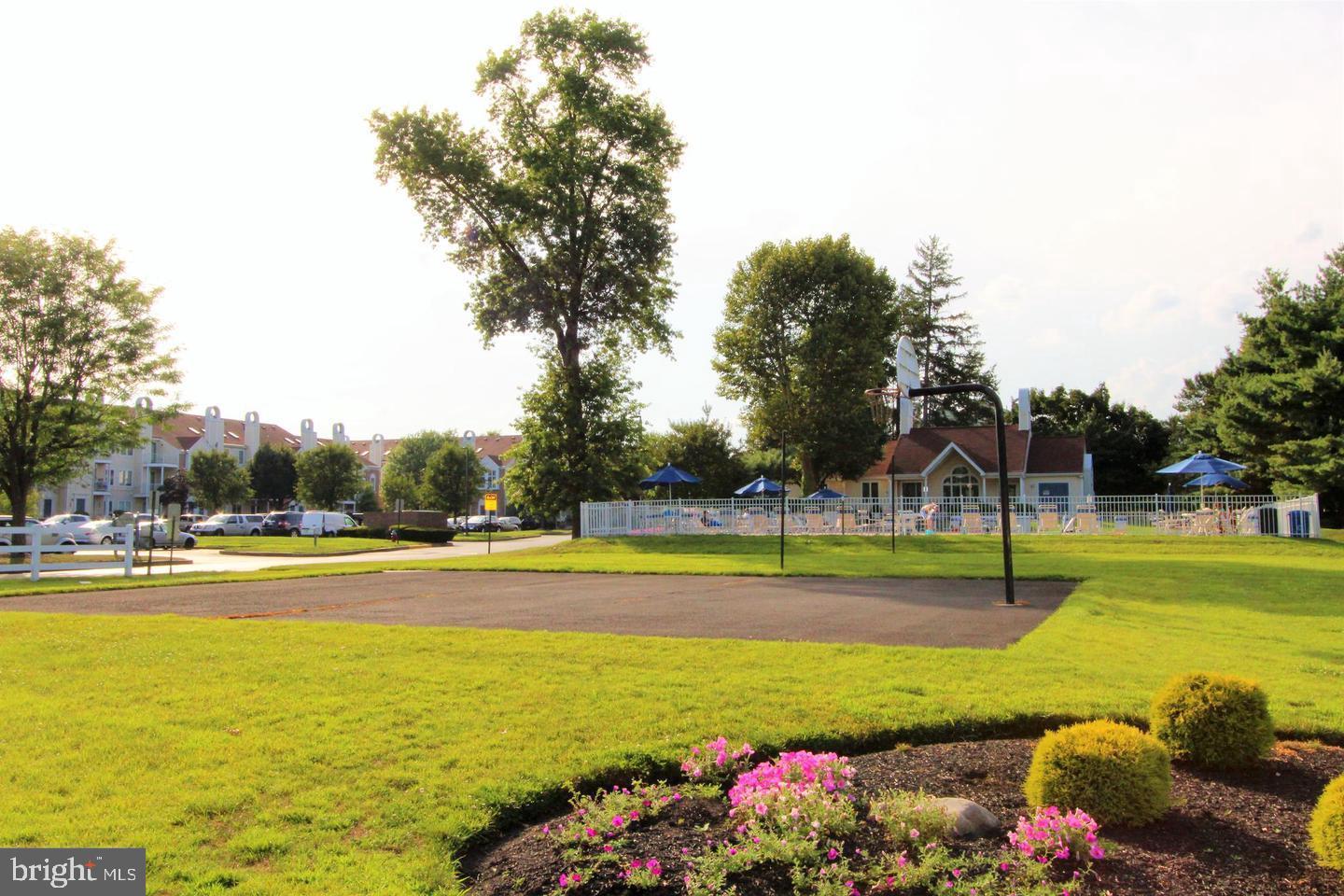 CRESTWOOD CONDO - Residential Lease