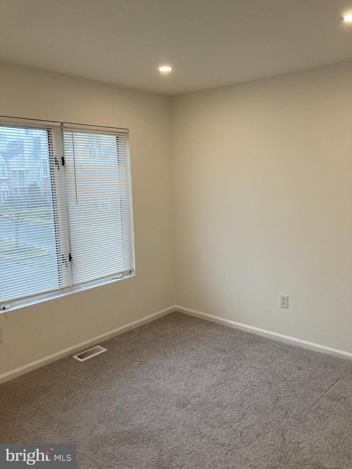 CRESTWOOD CONDO - Residential Lease