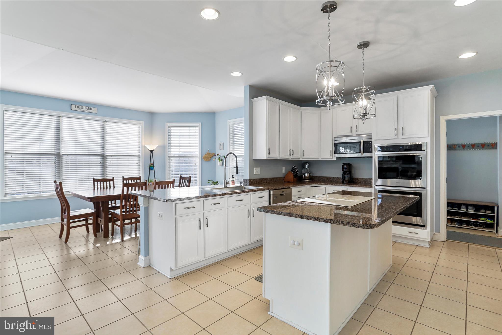 WILLOW RIDGE - Residential