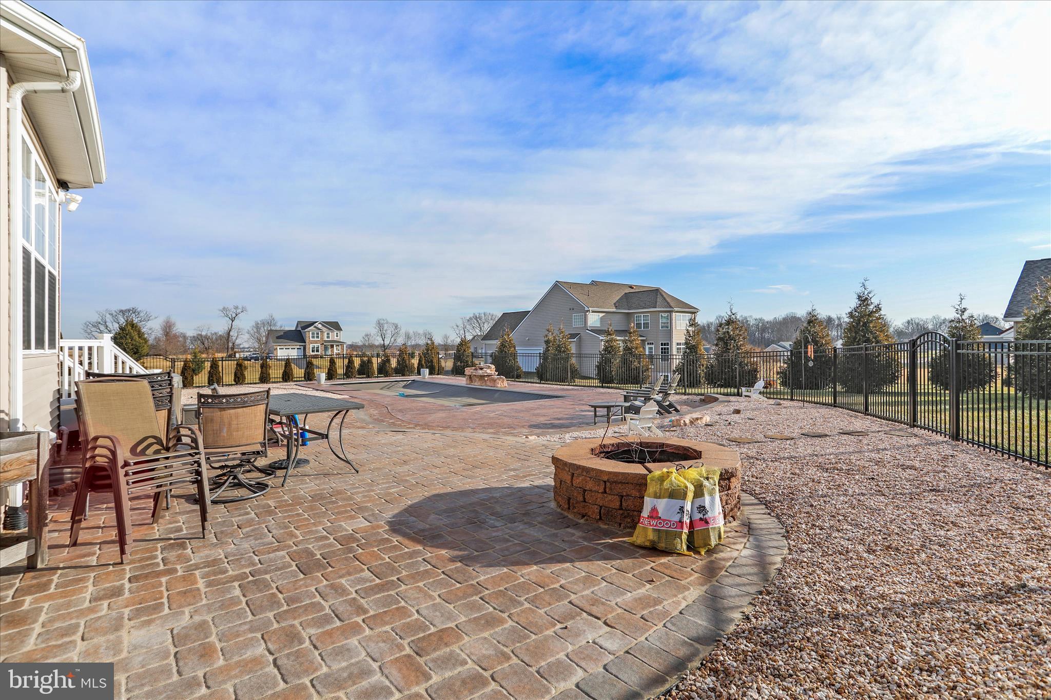 WILLOW RIDGE - Residential