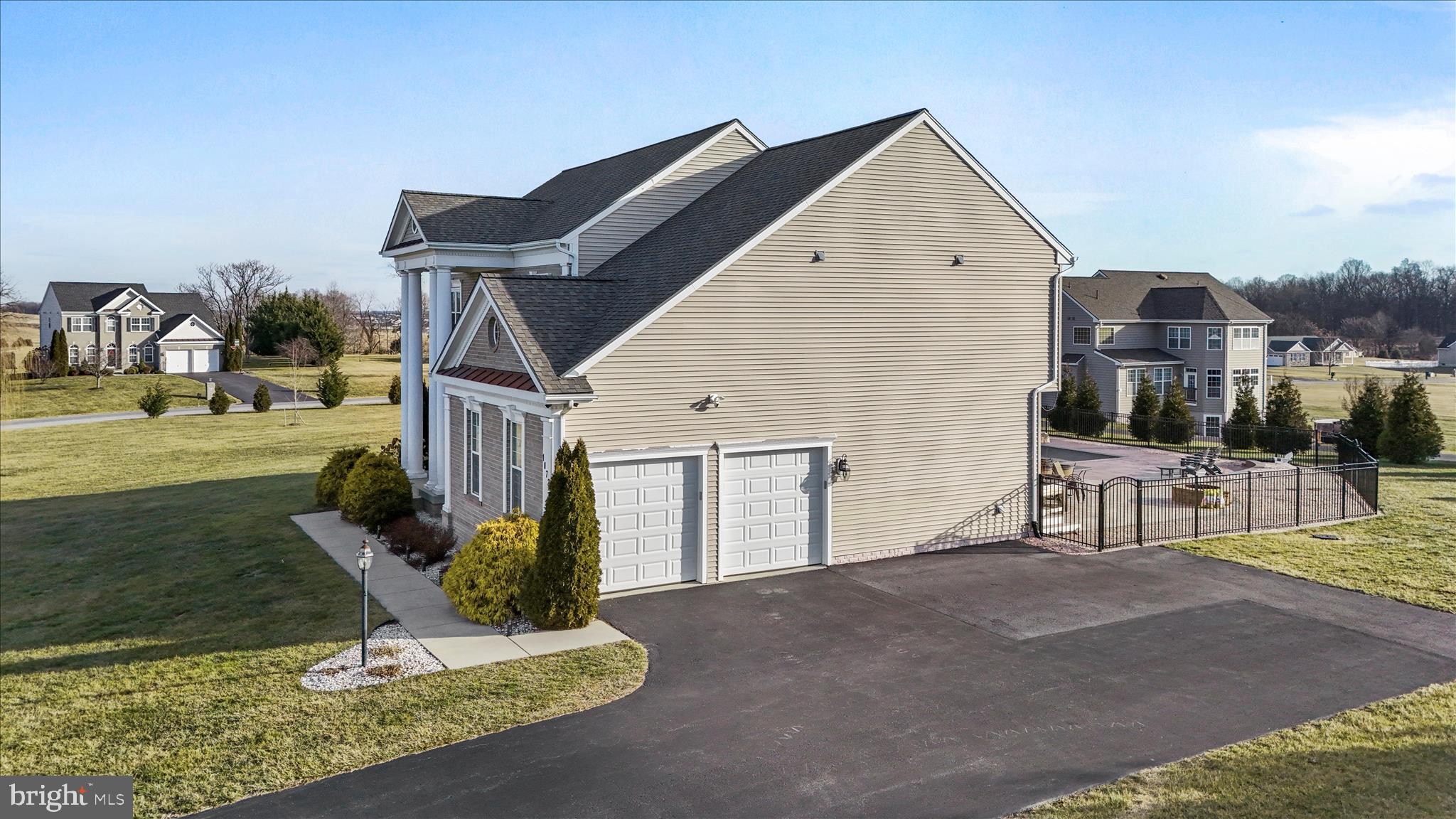 WILLOW RIDGE - Residential