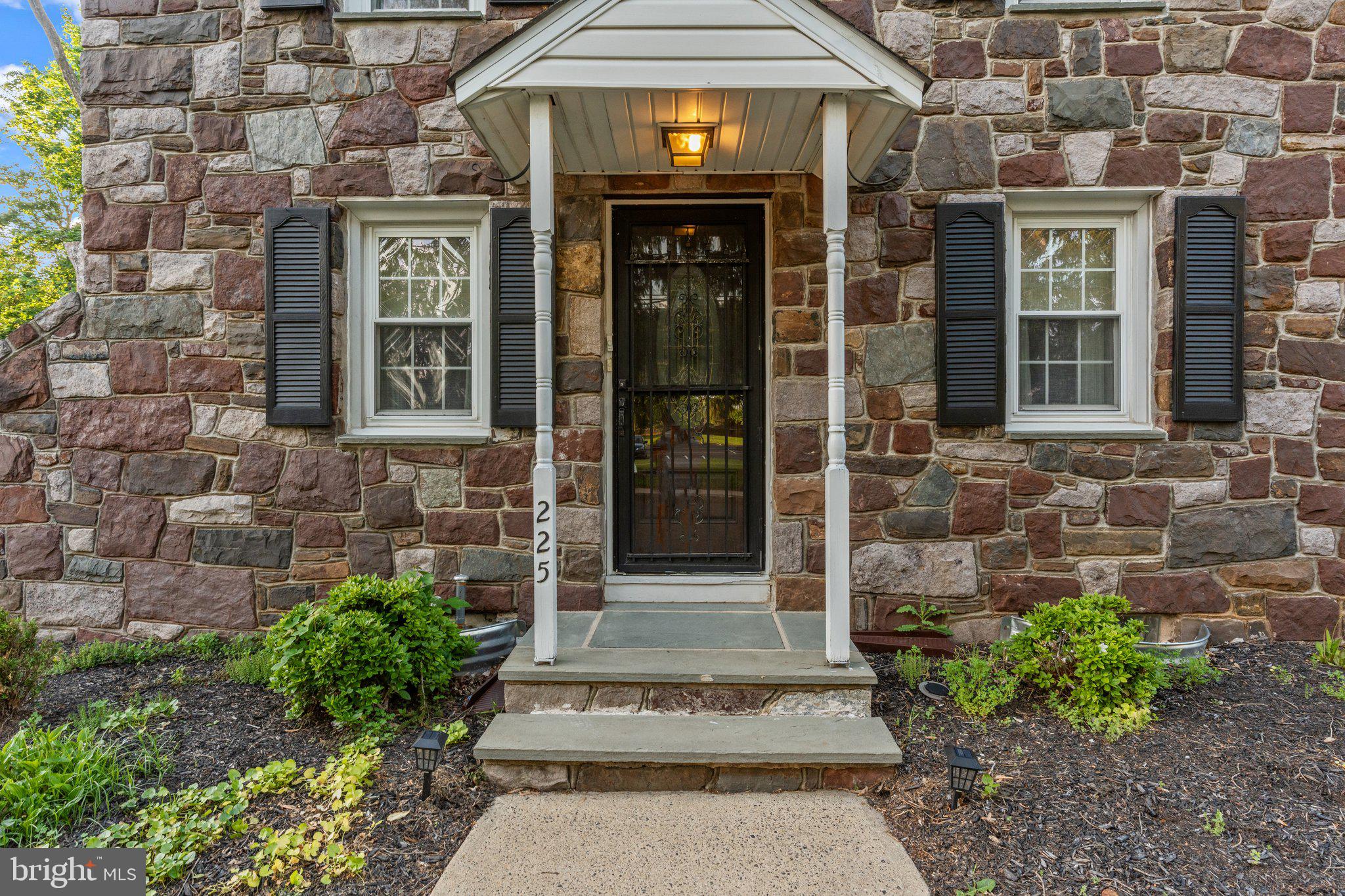 225 FLOWERS AVENUE