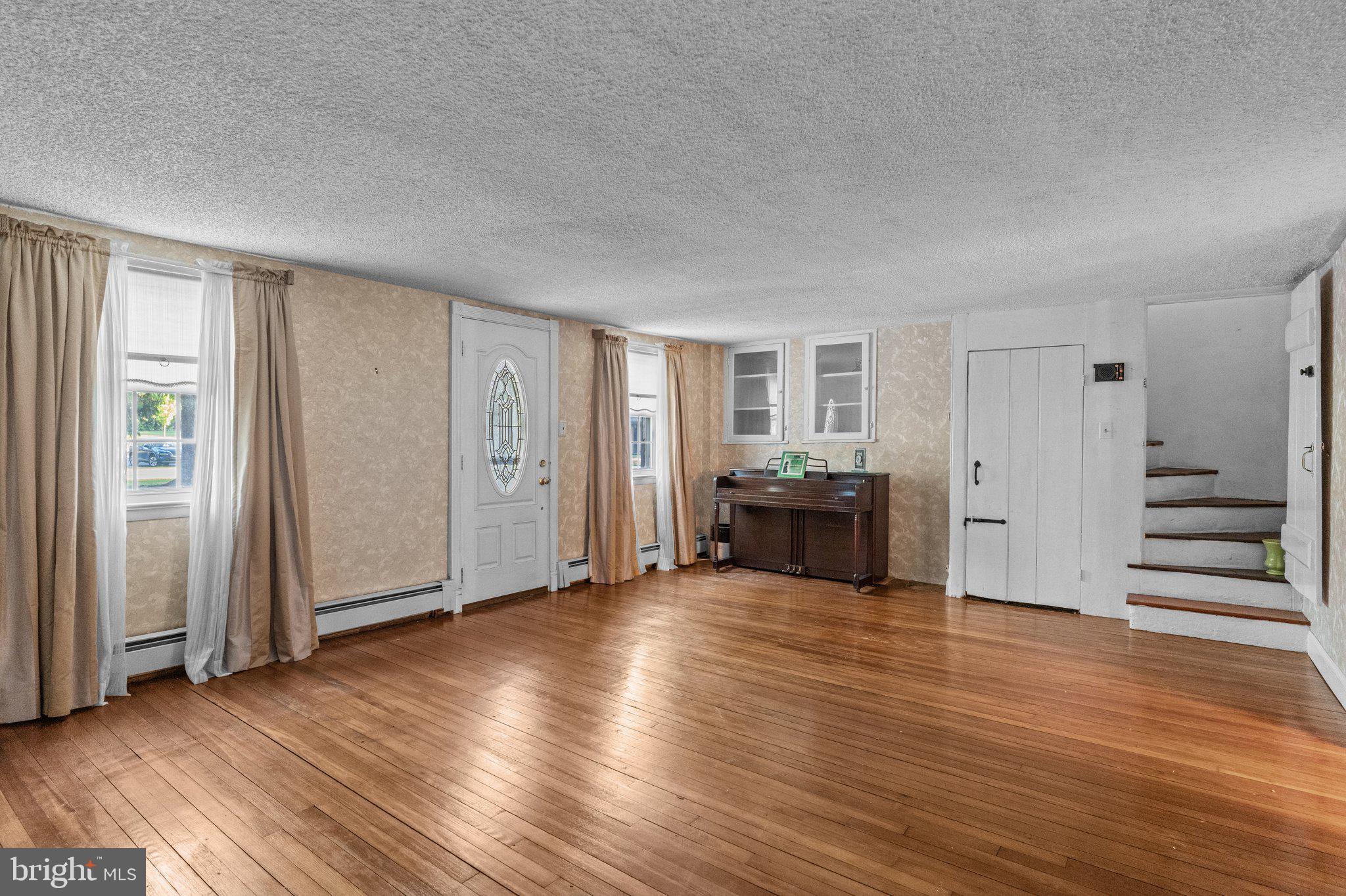225 FLOWERS AVENUE