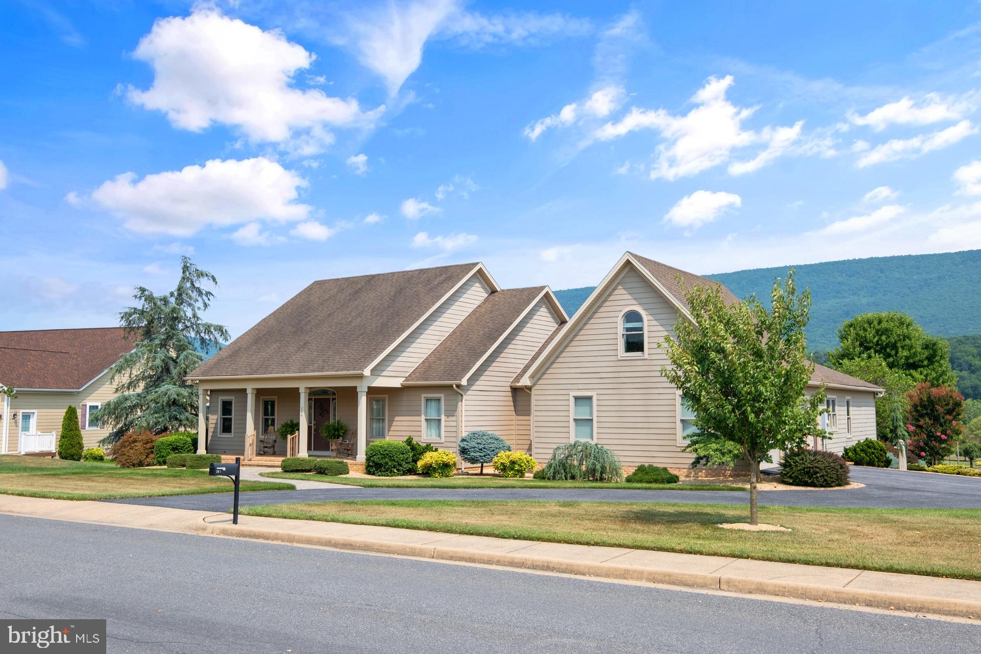 FAIRWAY MANOR - Residential