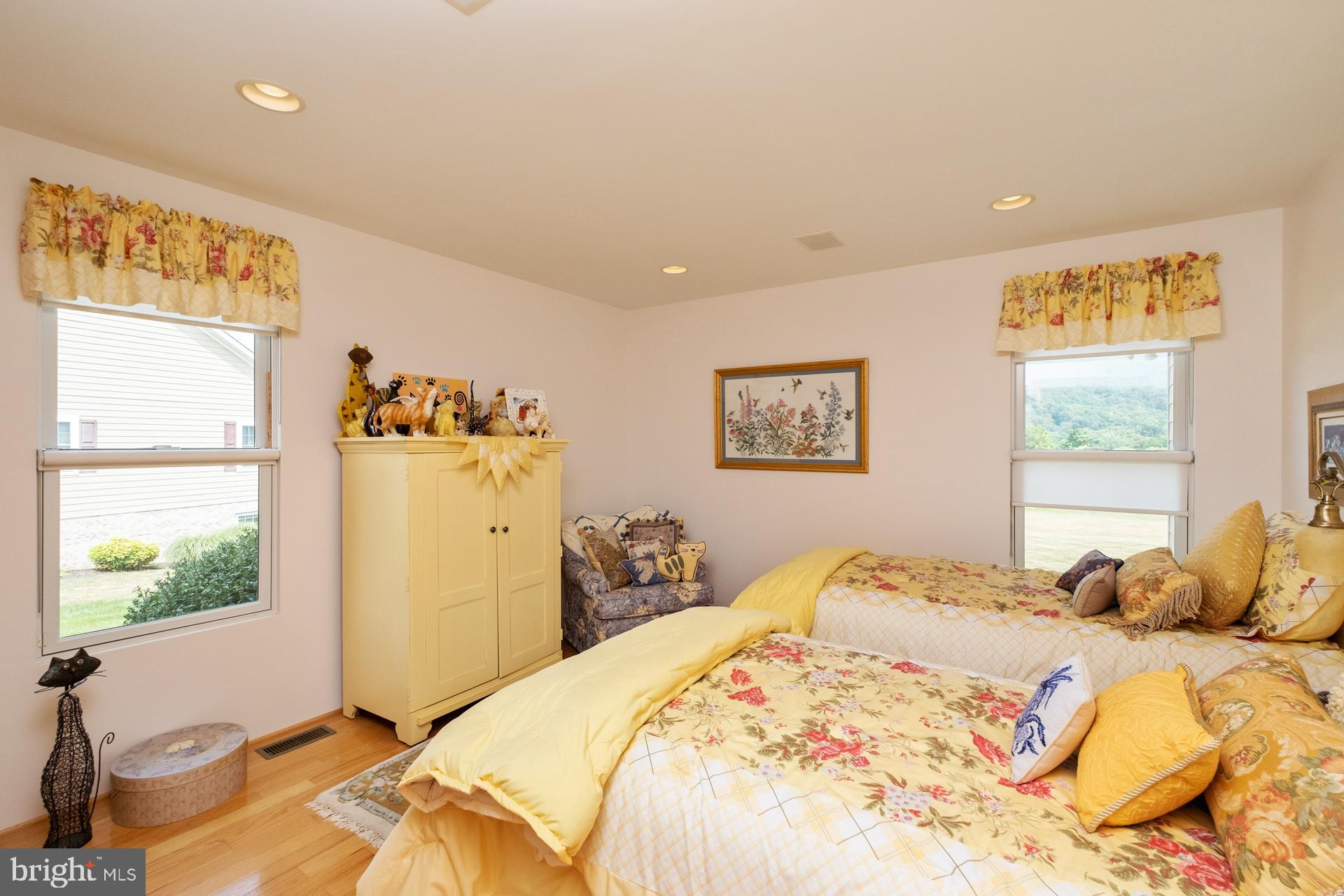 FAIRWAY MANOR - Residential