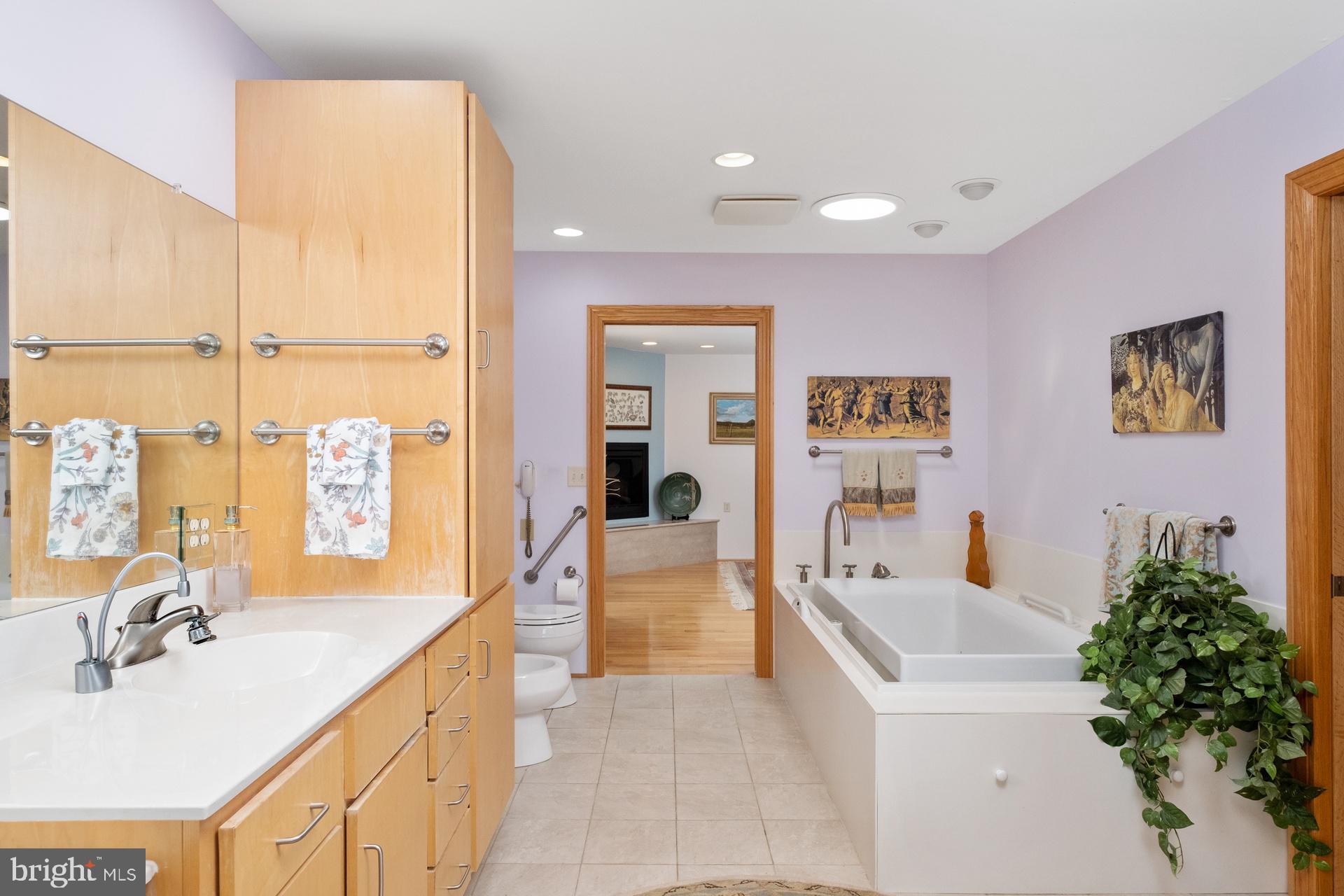 FAIRWAY MANOR - Residential