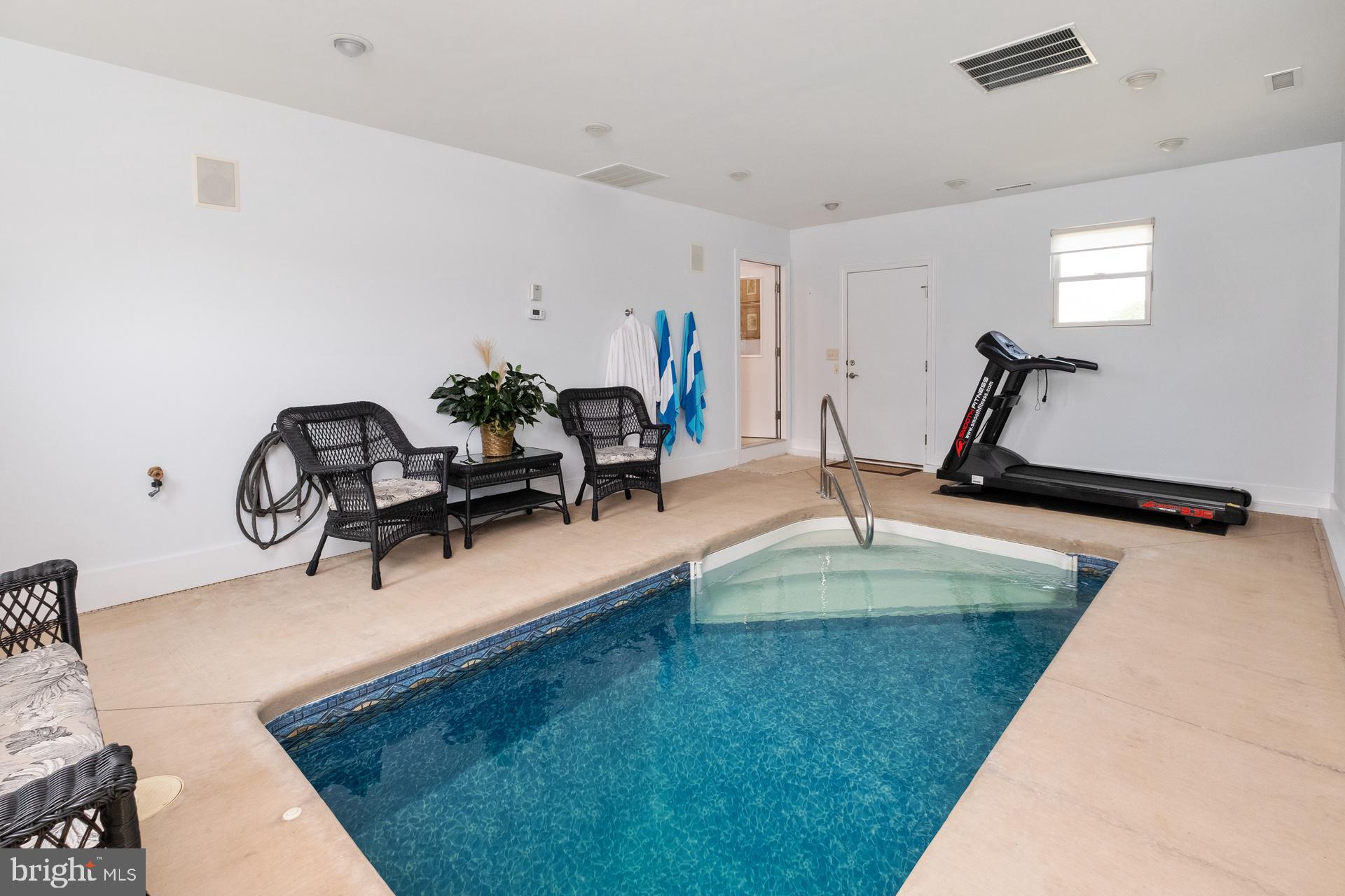 FAIRWAY MANOR - Residential