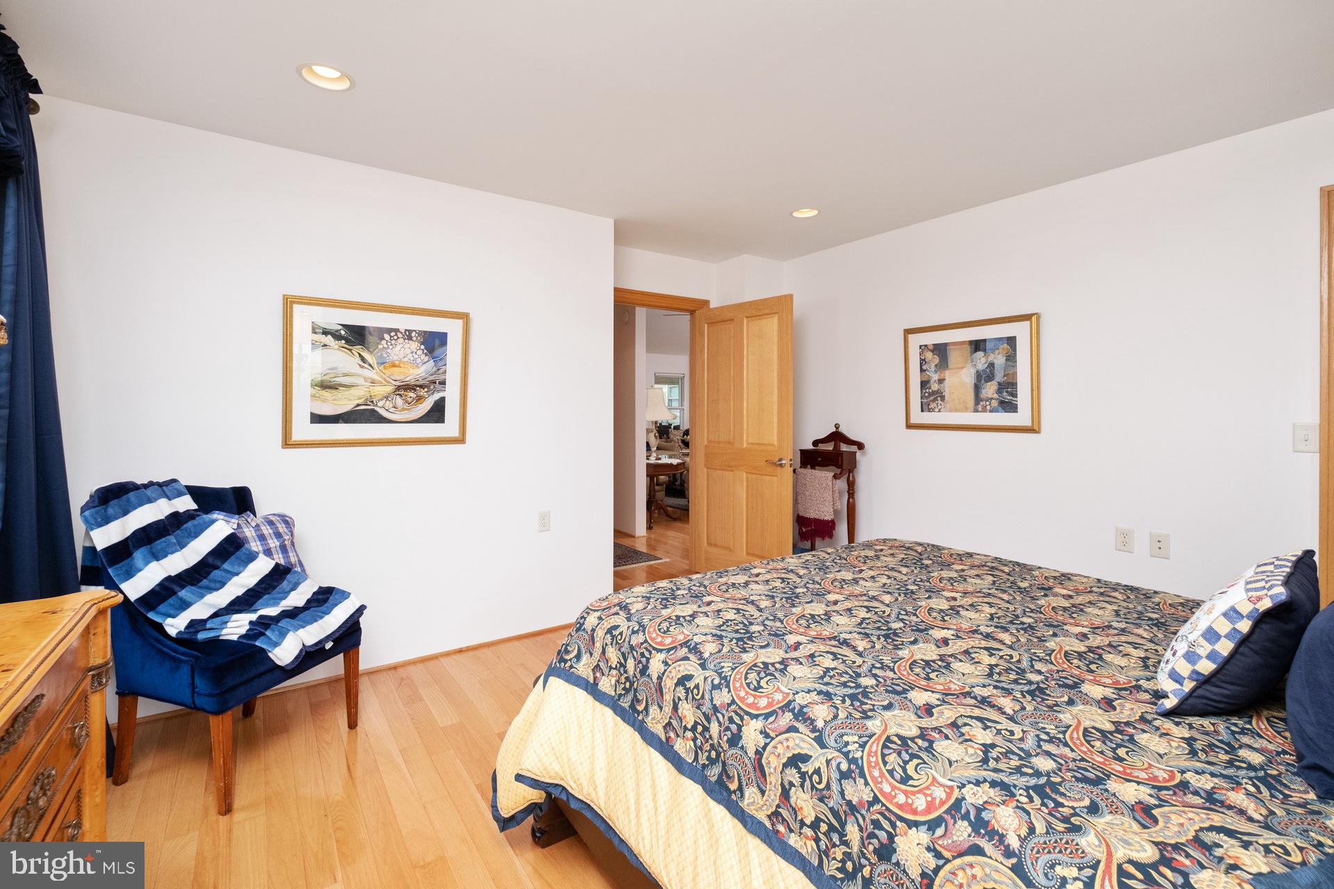 FAIRWAY MANOR - Residential