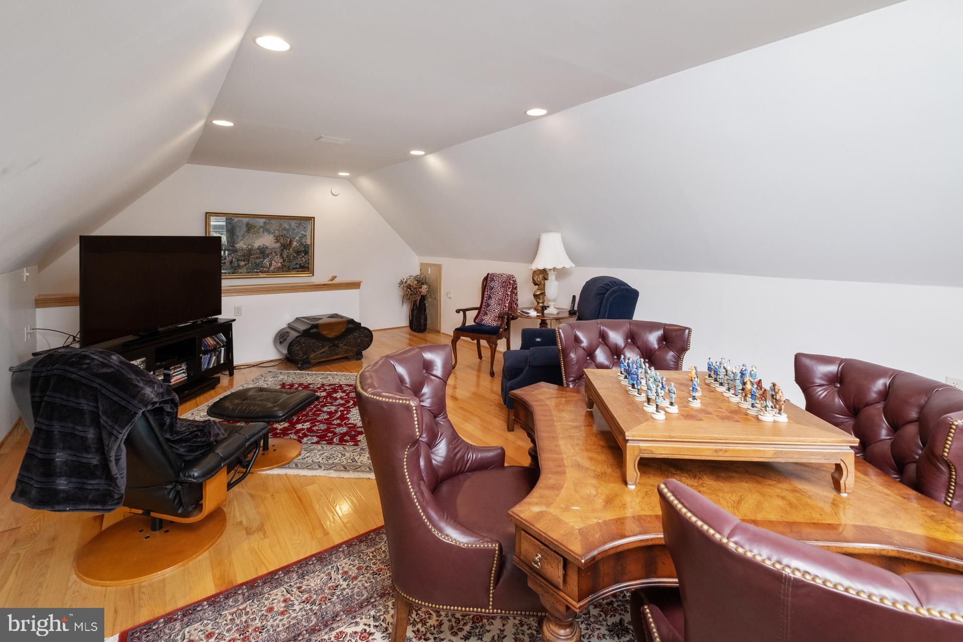 FAIRWAY MANOR - Residential